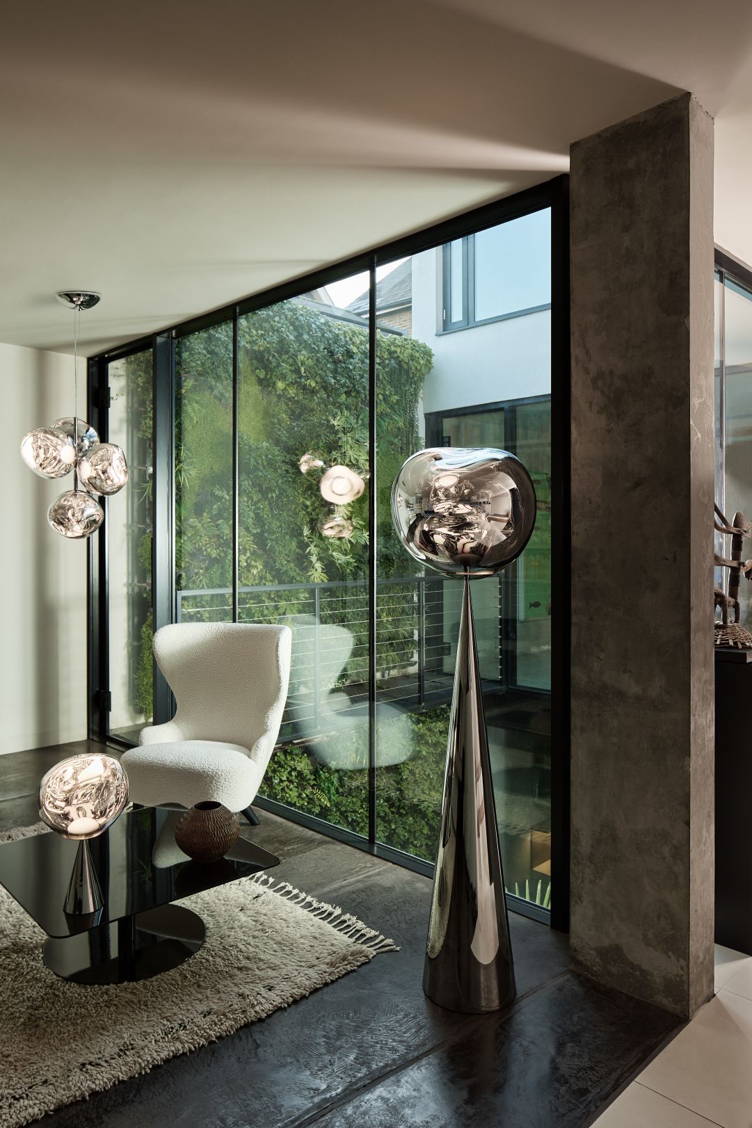 Melt Cone Fat Tischleuchte silber - opal Tom Dixon