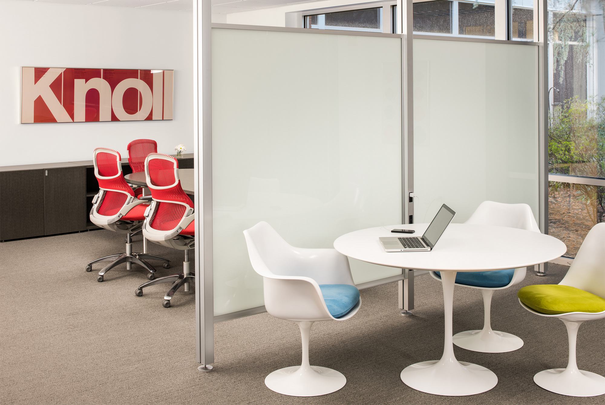 Tulip Armchair / Tulpen Armlehnenstuhl drehbar Knoll International