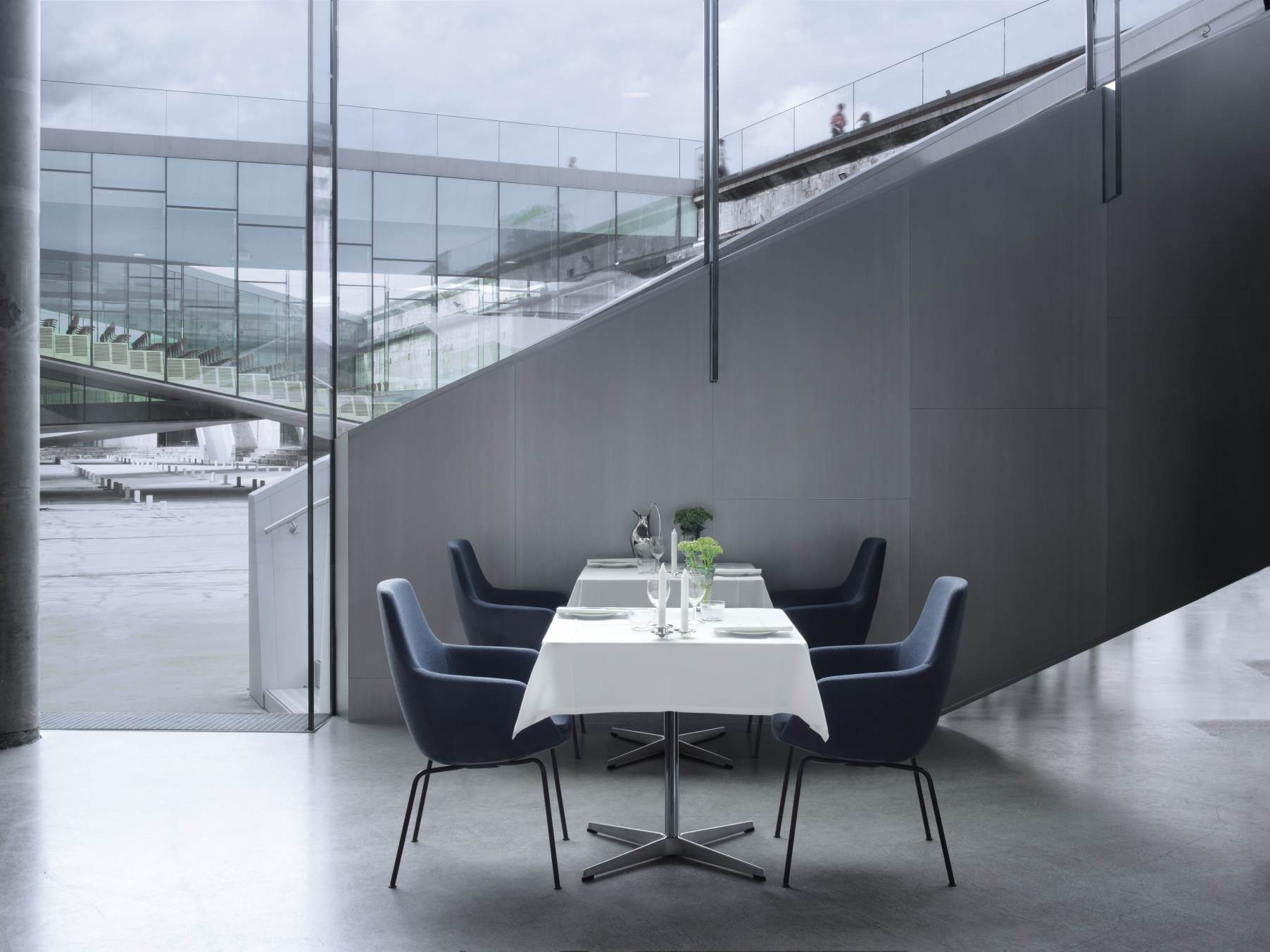 Little Giraffe Stuhl 3201 Fester Bezug Fritz Hansen