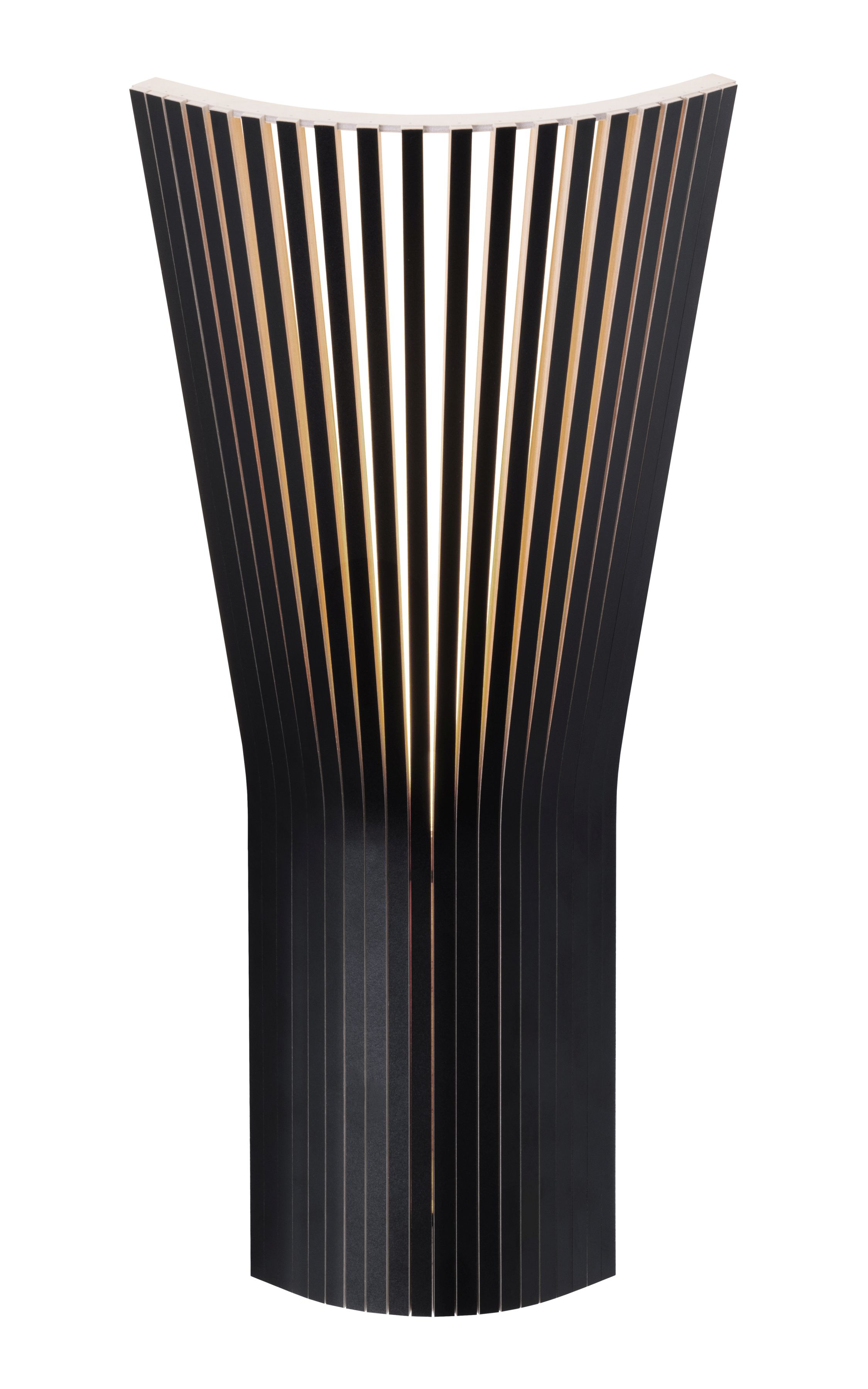 Secto Design 4237 Eckleuchte in Schwarz: Moderne Holzleuchte für indirekte Beleuchtung im Raum.