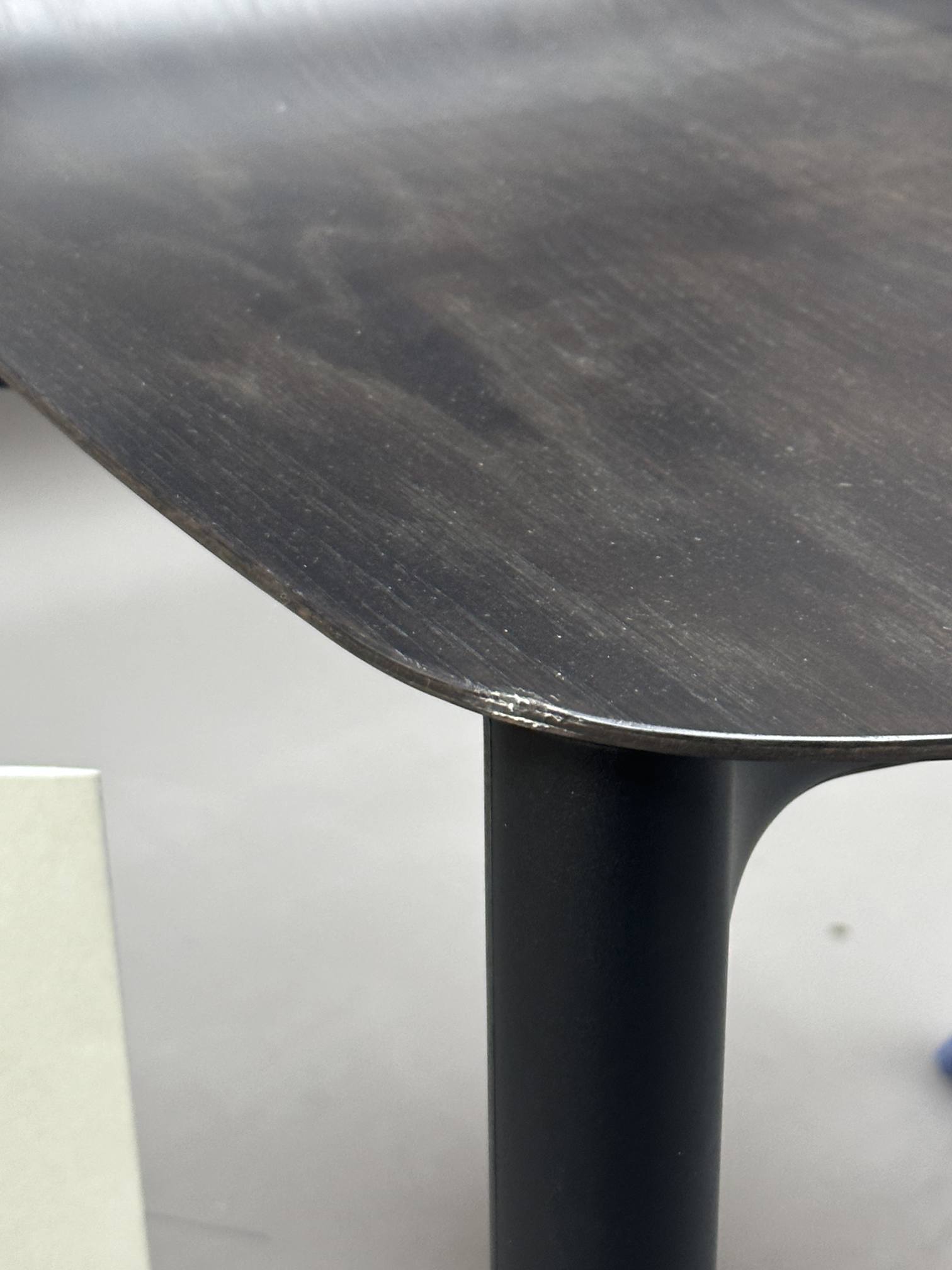Belleville Armchair Wood Stuhl GESTELL TIEFSCHWARZ / SITZSCHALE EICHE DUNKEL Vitra MÄNGELEXEMPLAR
