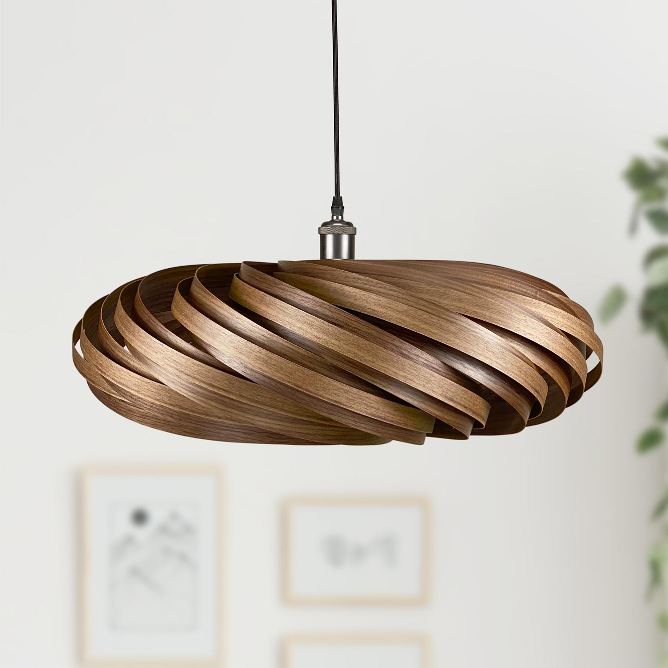 Veneria Hängeleuchte aus Nussbaumholz, moderne Pendelleuchte für Wohnzimmer und Esszimmer, spiralförmiges Design.