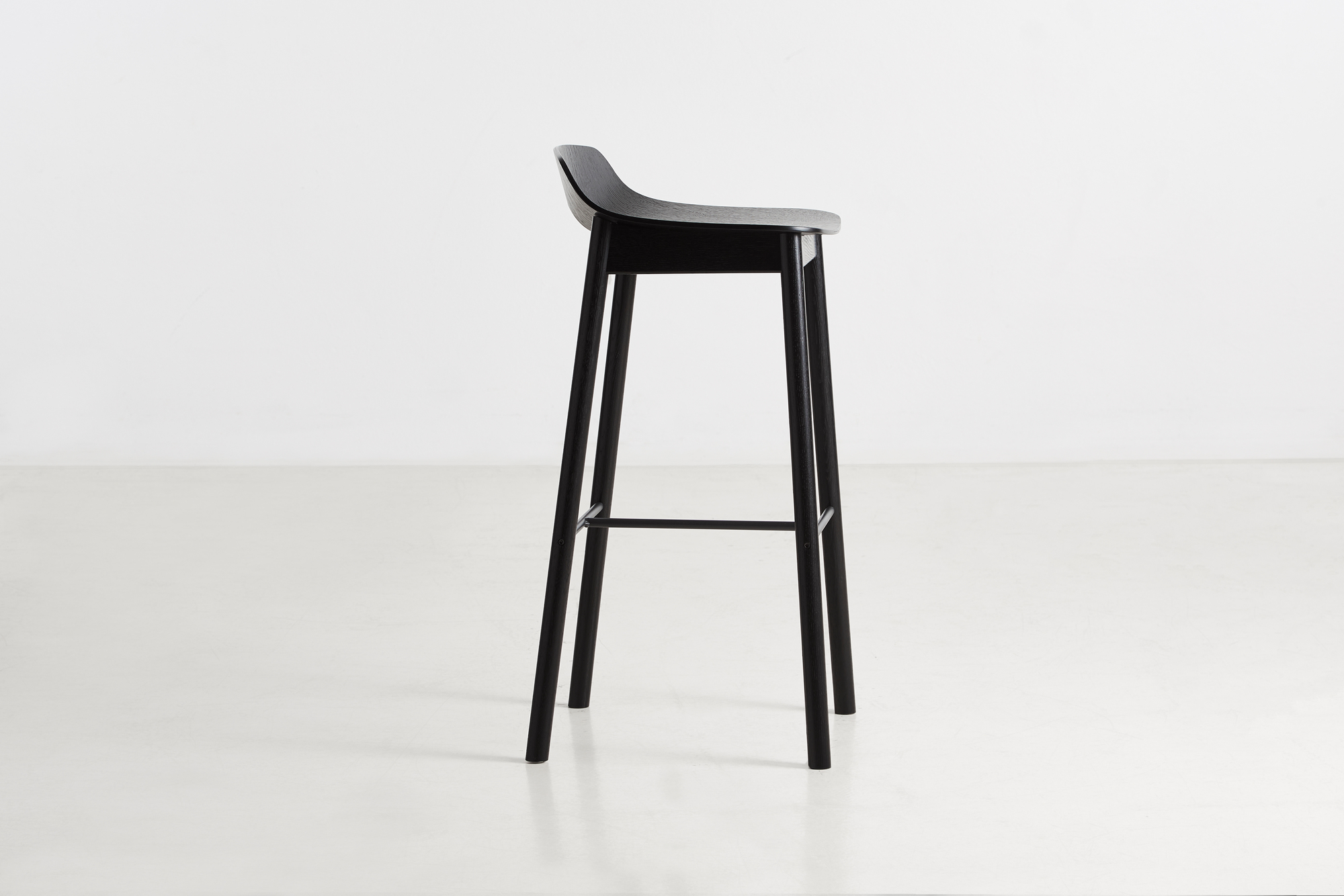 Mono Barhocker Schwarz Lackierte Esche Woud