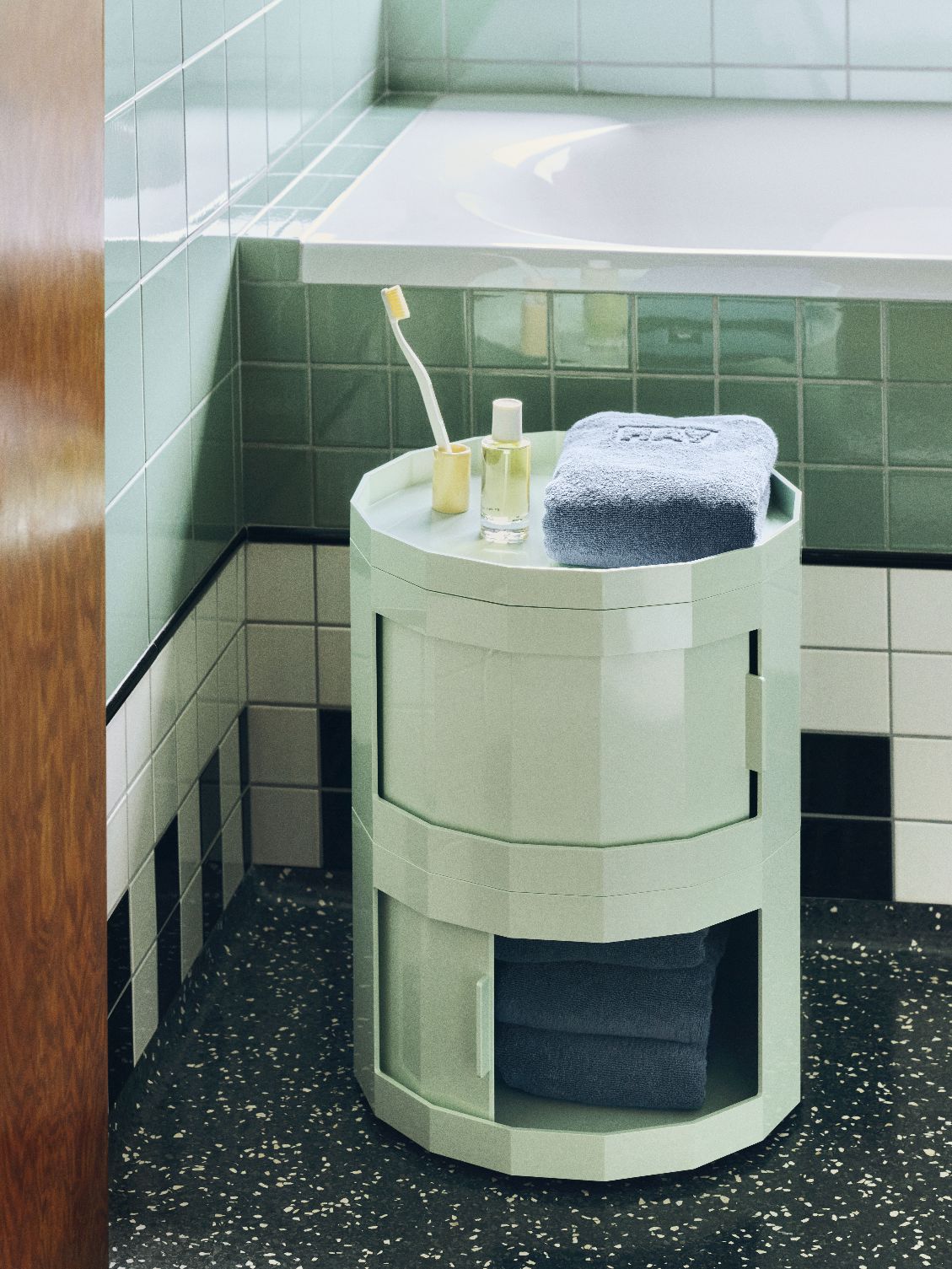 Facet Cabinet 20 Stauraum Hay