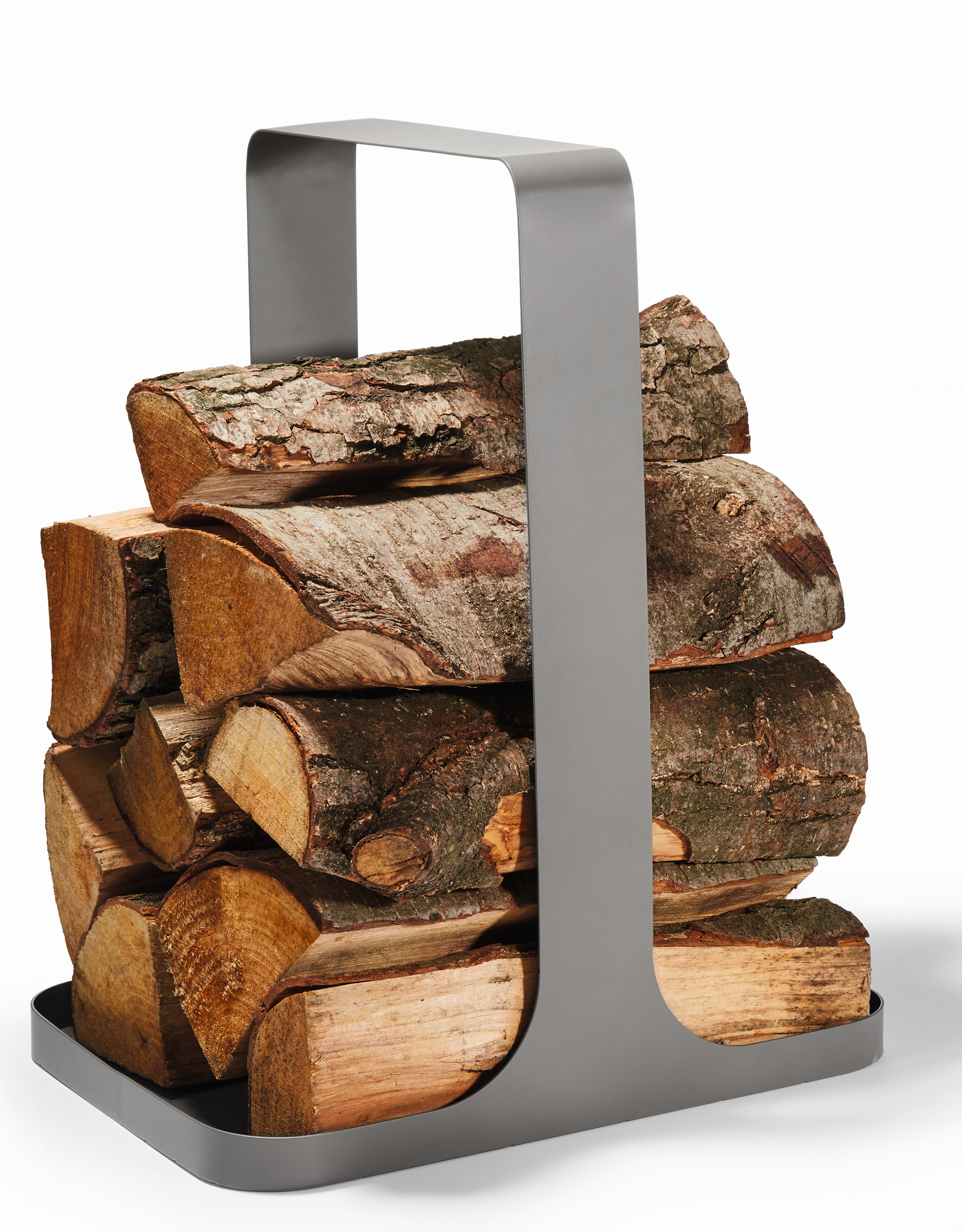 Log Kaminholzbutler: Grauer Kaminholzständer aus Metall, gefüllt mit gespaltenem Kaminholz für den Kamin.