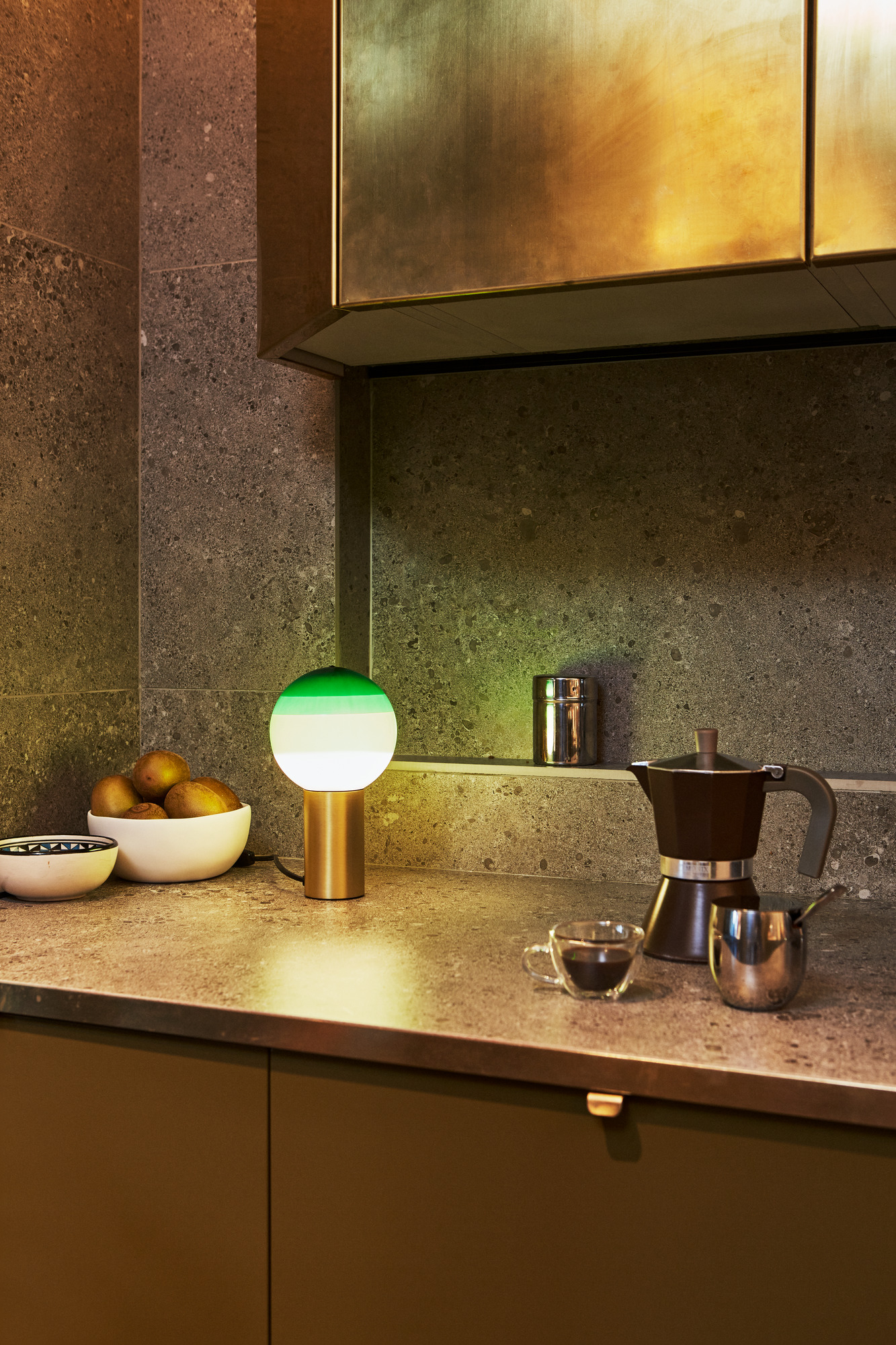 Dipping Light S LED Tischleuchte Marset Bernstein - Messing
