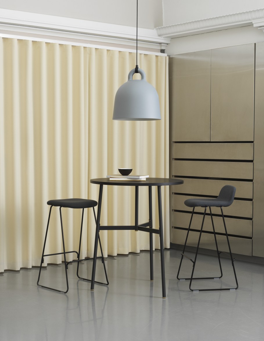 Bell Lamp Hängeleuchte Normann Copenhagen Sand Ø 35 cm