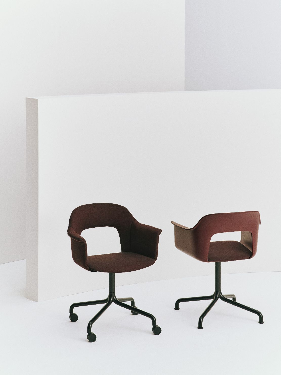 Layout Armchair 253 Armlehnstuhl 4-Sternfuß Hay