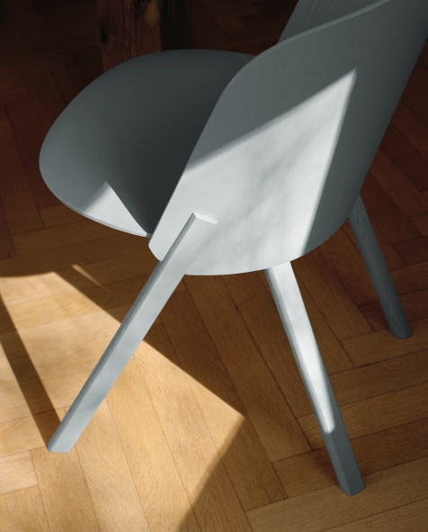 CH05 This Stuhl e15