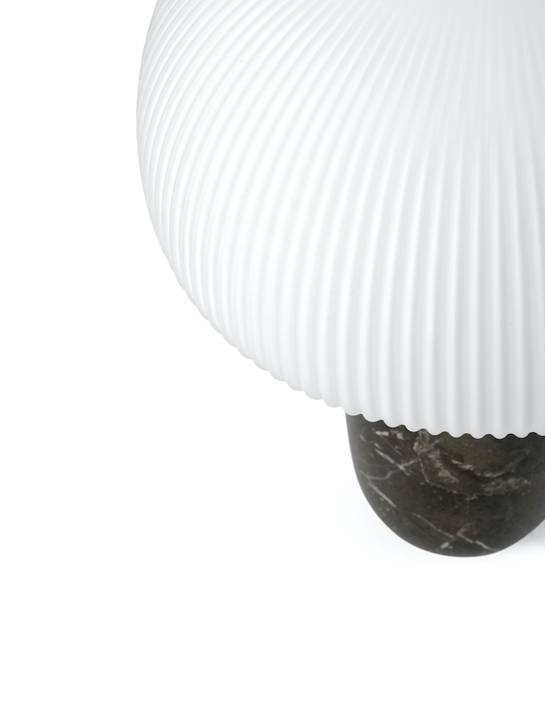 Sculpture Tischlampe klein grau Vipp