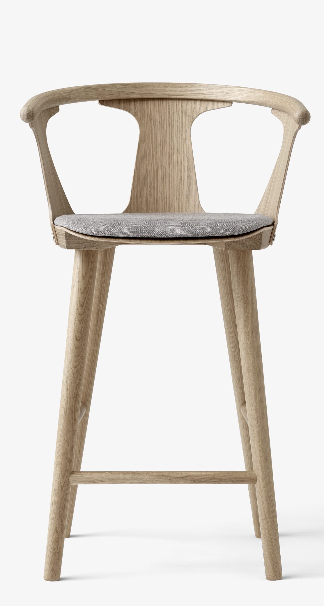 In Between Barstool Barhocker SK10 mit Sitzpolster AndTradition