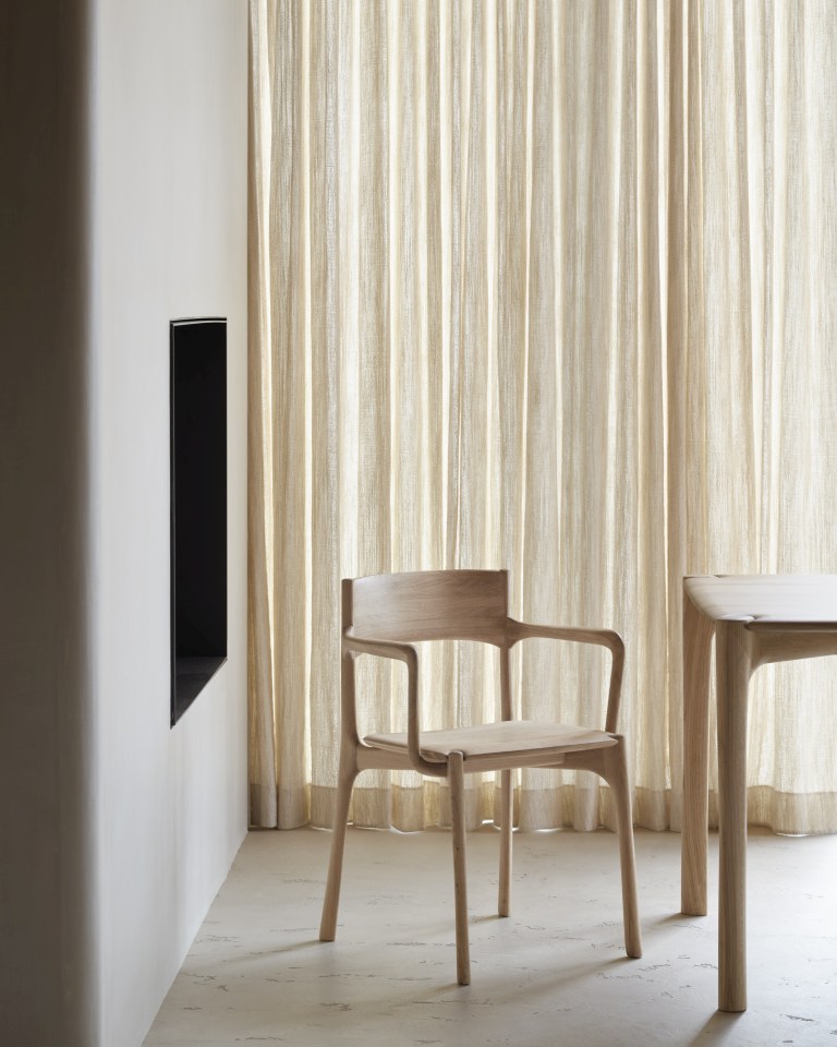 PI Dining Chair mit Armlehne Stuhl Ethnicraft