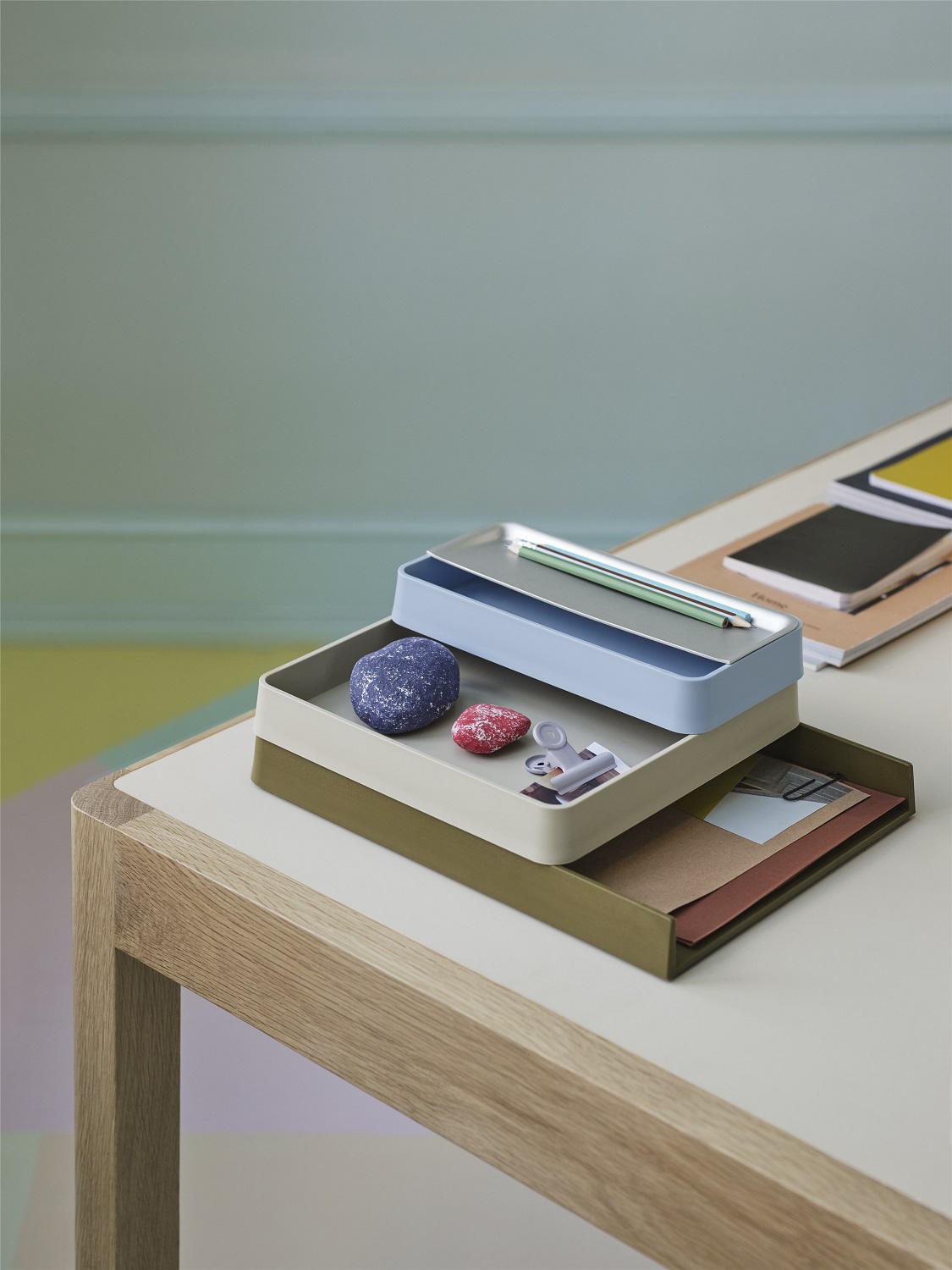 Arrange Desktop Serie Konfiguration 2 Organizer Multicolor Muuto