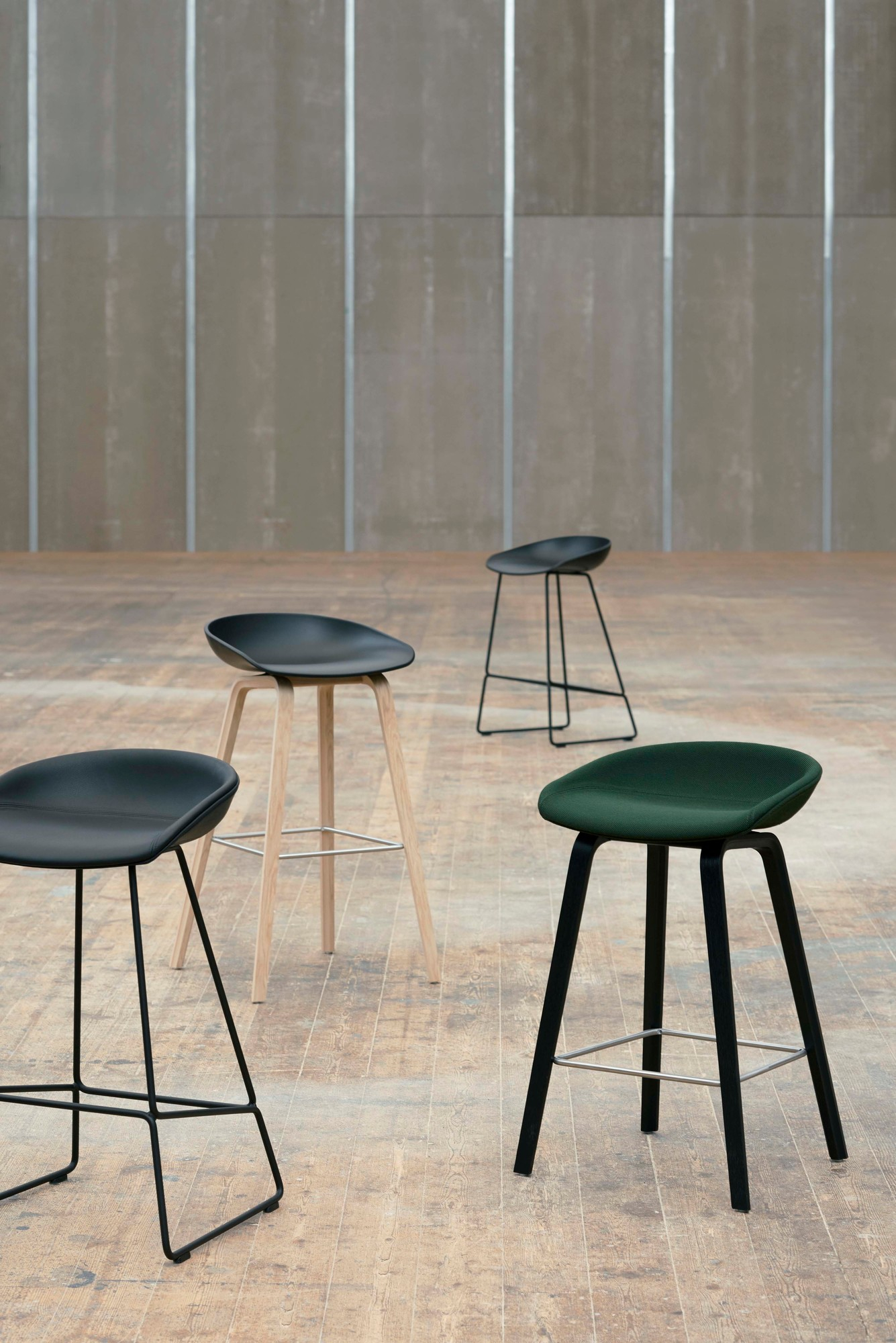 About a Stool AAS 39 / AAS39 Barhocker mit Vollpolster Hay