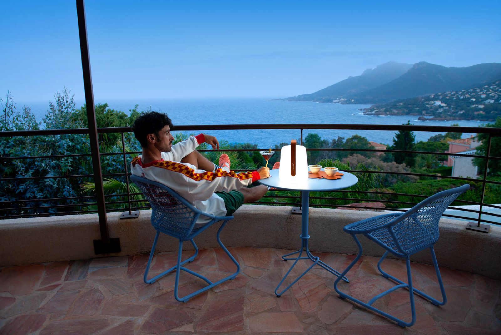 Balad 2 Tischleuchte H 38 cm Fermob Lehmgrau