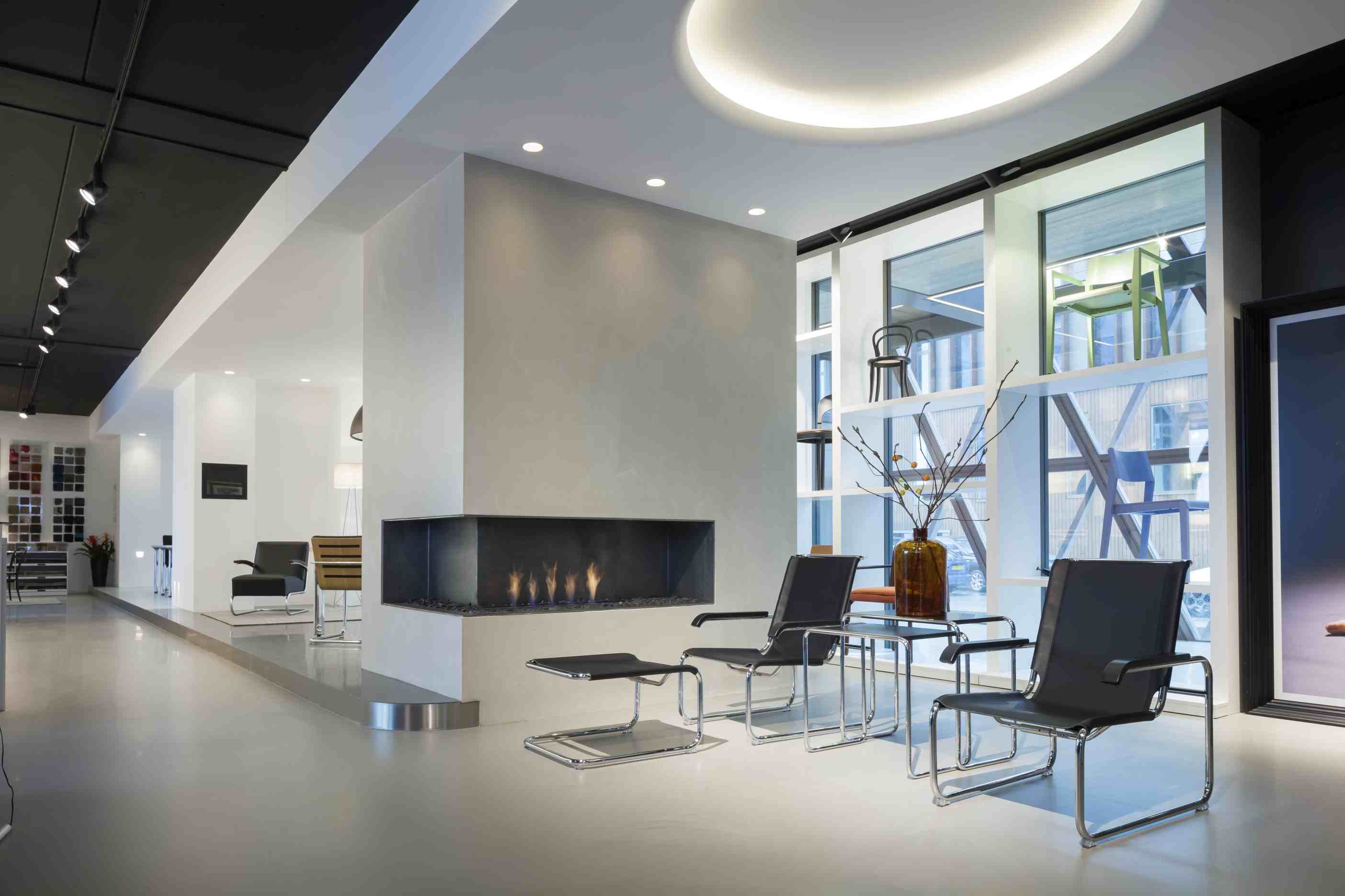 S 35 LH Hocker Thonet