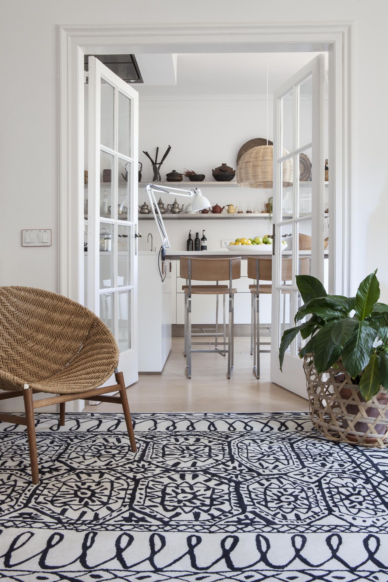 Black on White Estambul Teppich Nanimarquina