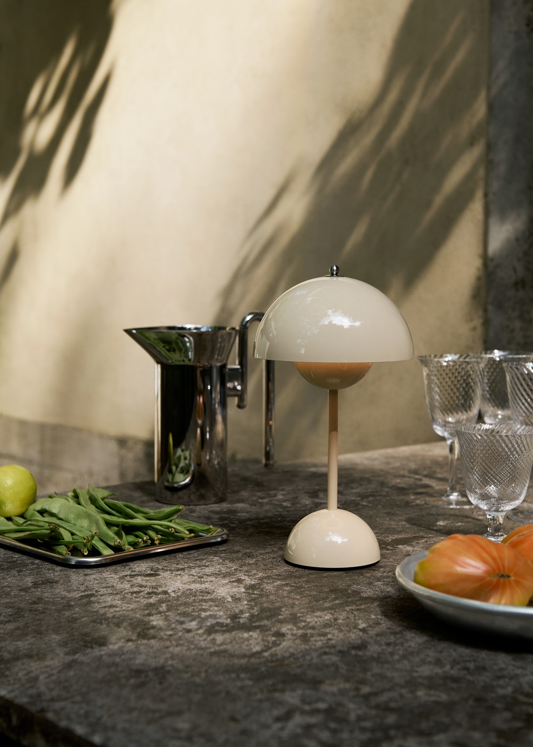 Flowerpot VP9 Portable Akkuleuchte / Tischleuchte mit USB AndTradition