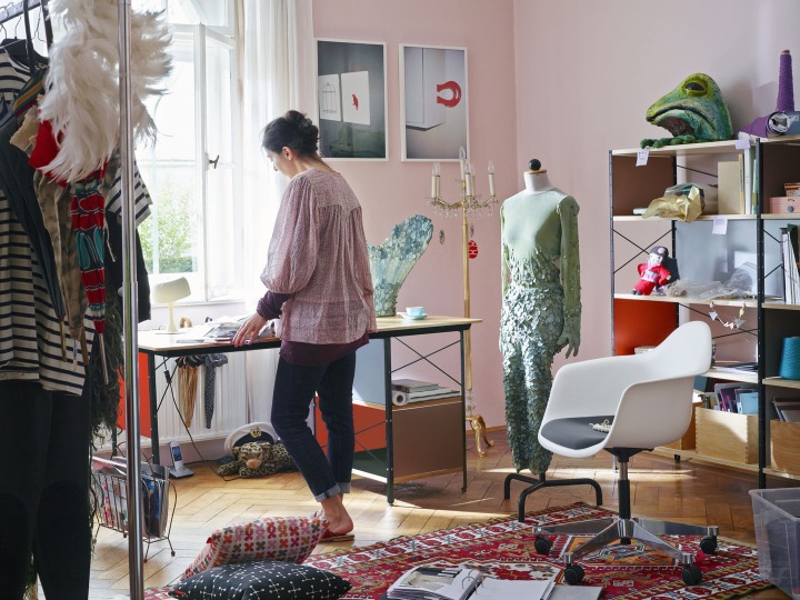 Eames Plastic Arm Chair PACC mit Sitzpolster Vitra