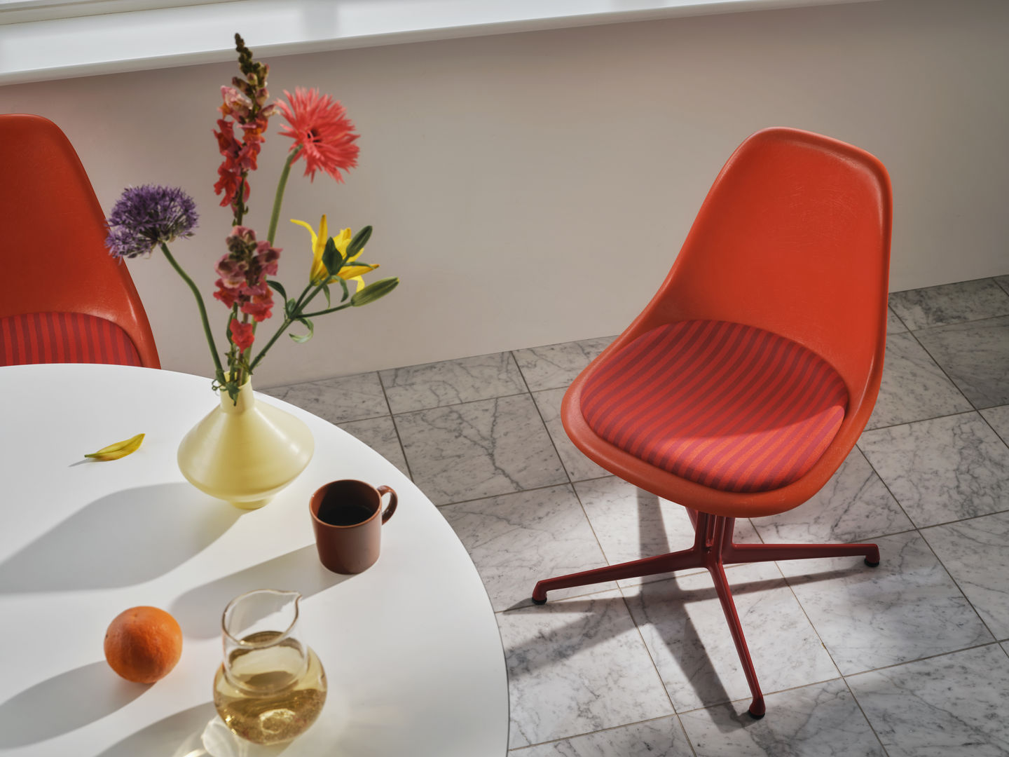 Eames Fiberglass Side Chair La Fonda Rot Orange Vitra LIMITED EDITION 
