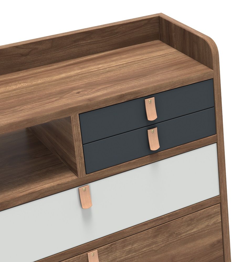 Detailaufnahme: Hartô Gaston Wandsekretär aus Walnuss mit Schubladen in Grau und Weiß. Modernes Möbelstück.