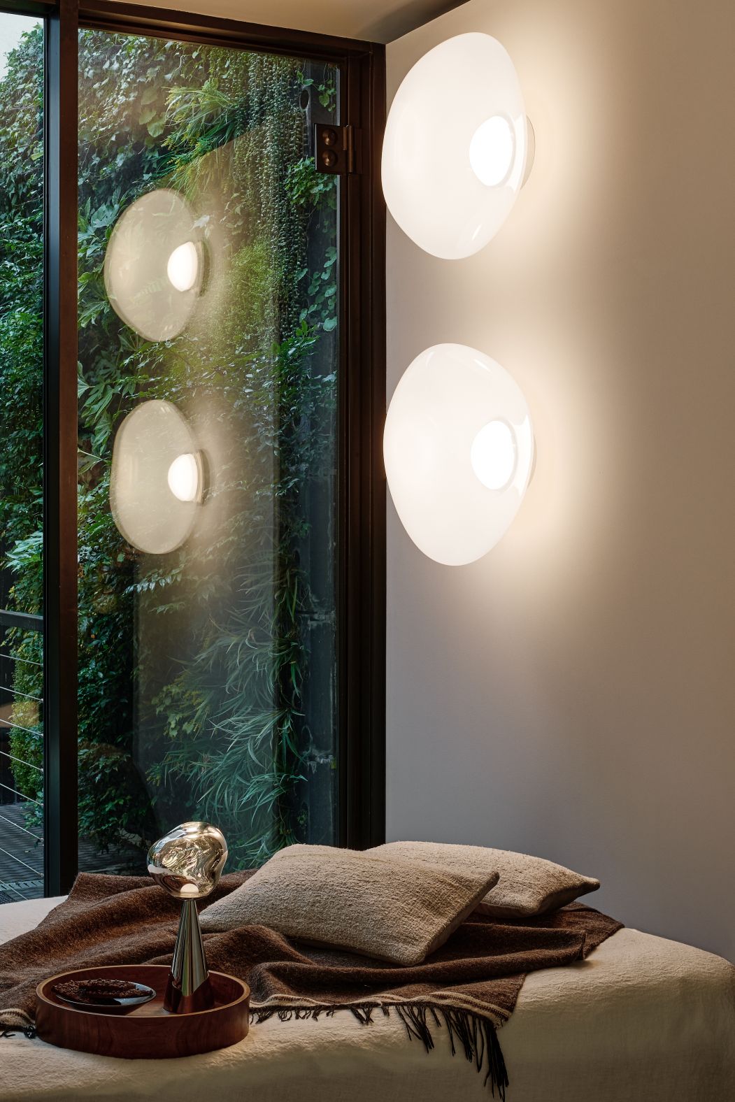 Melt Surface LED-Wandleuchte Opal - Silber Tom Dixon