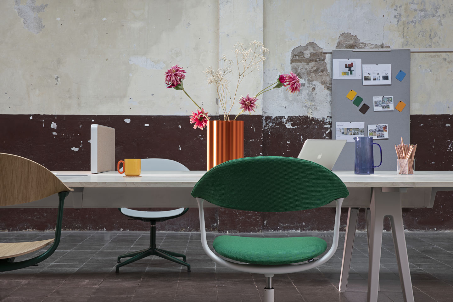 Mynt Rücken und Sitz Kunststoff Bürodrehstuhl Vitra
