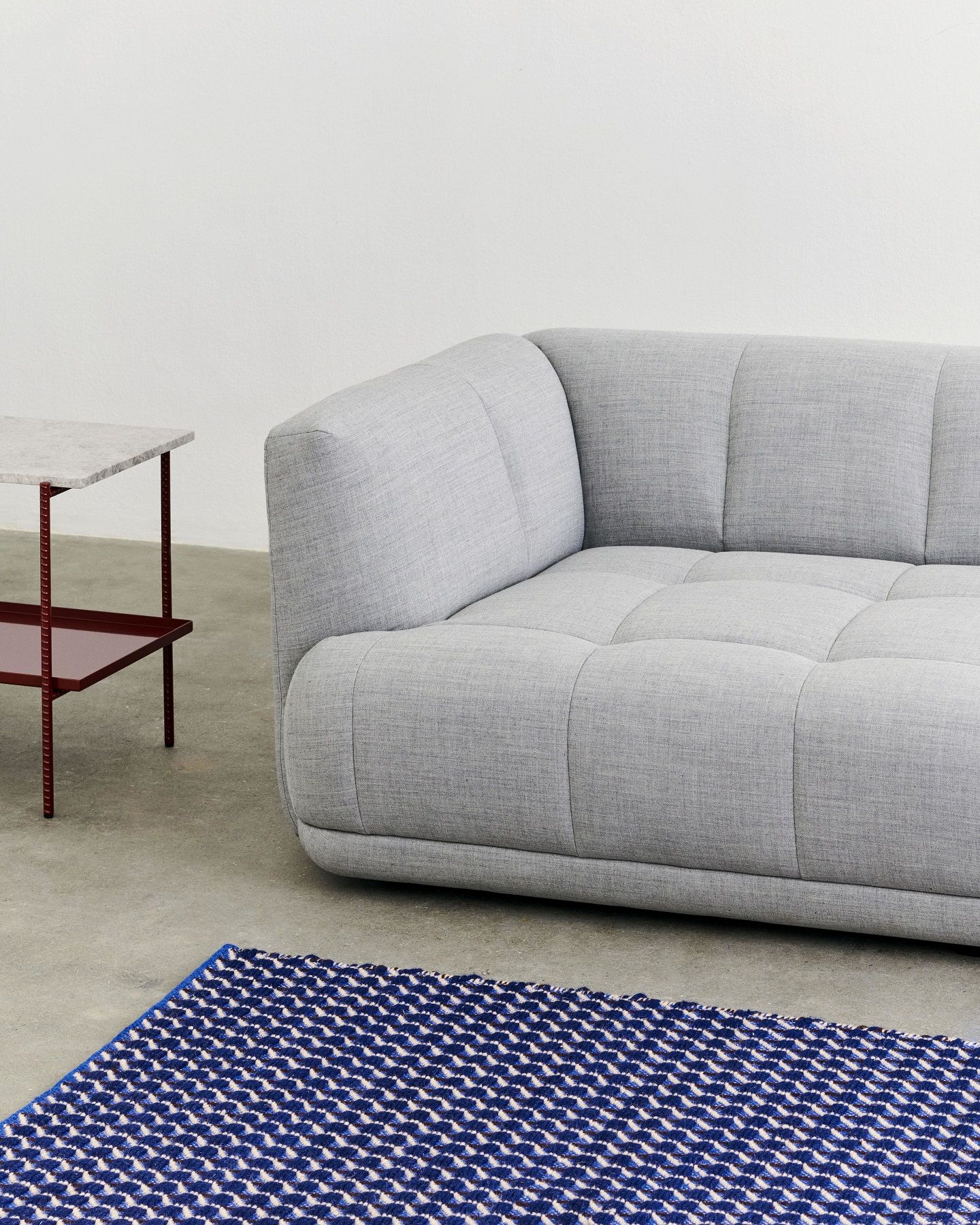 Channel Rug Blue-white Teppich Hay
