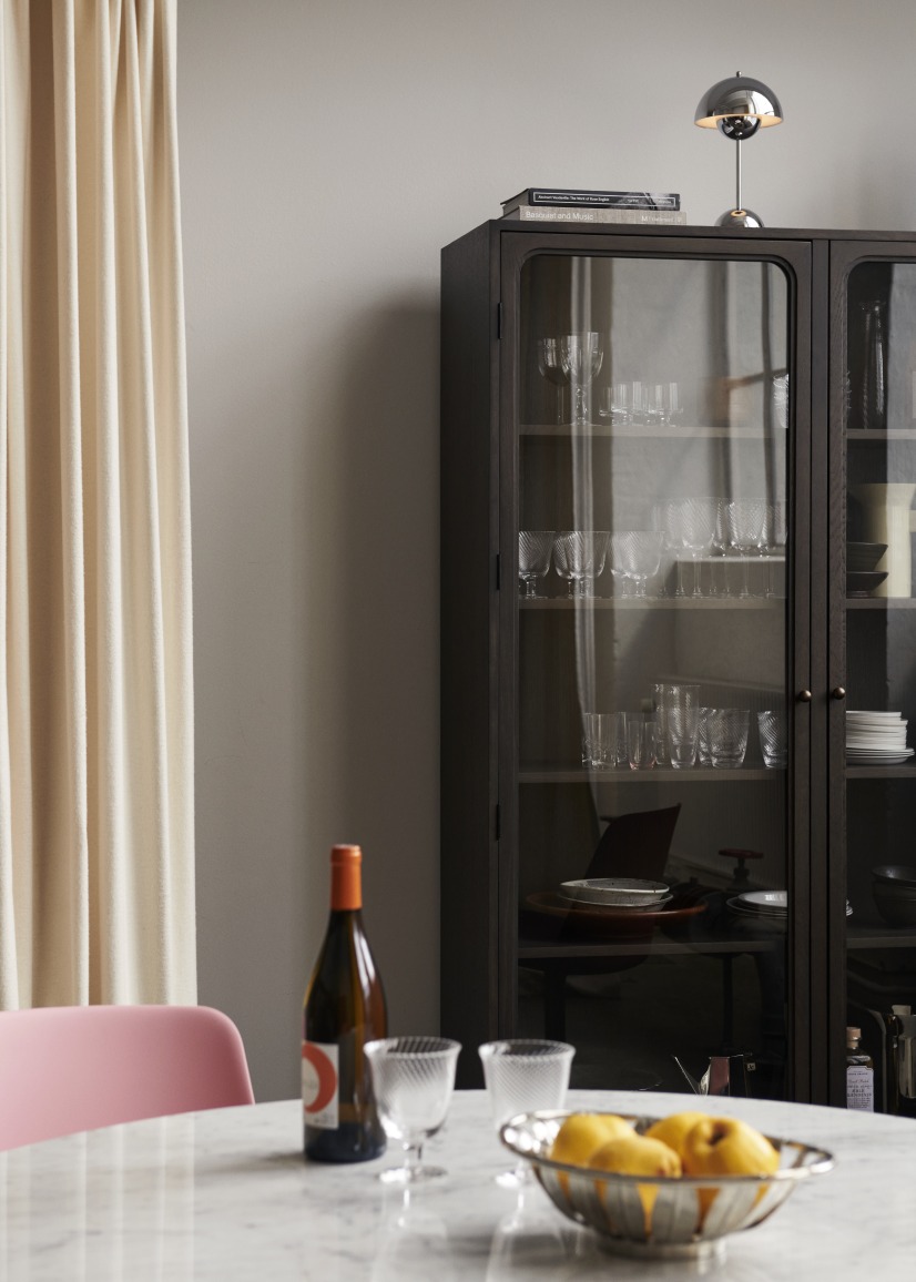 Trace SC88 Schrank / Vitrine AndTradition
