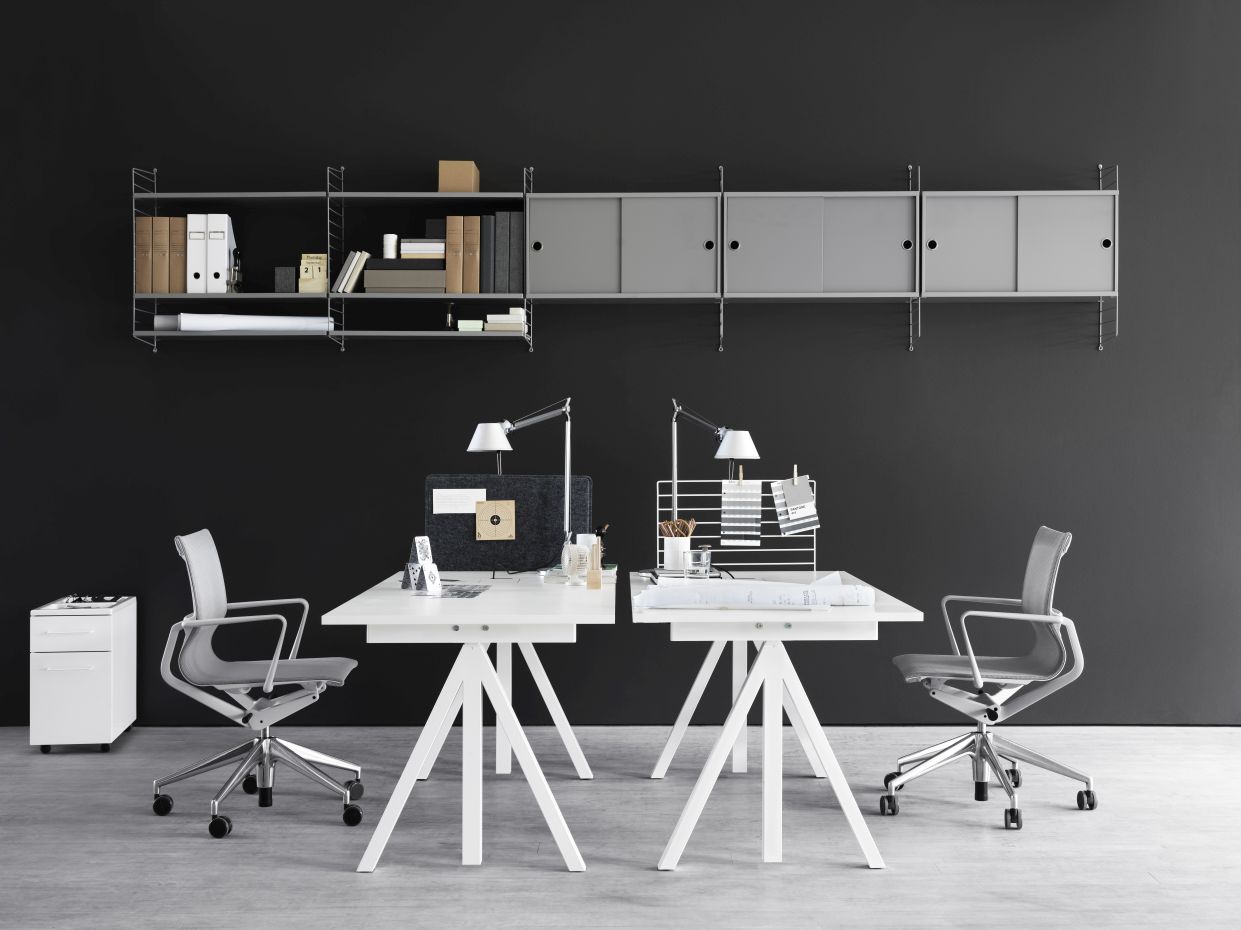 Schreibtisch höhenverstellbar String Furniture