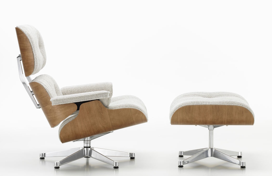 Eames Lounge Chair & Ottoman Sessel VORZUGSKOMBINATION Nubia, cream sand, poliert, Kirschbaum