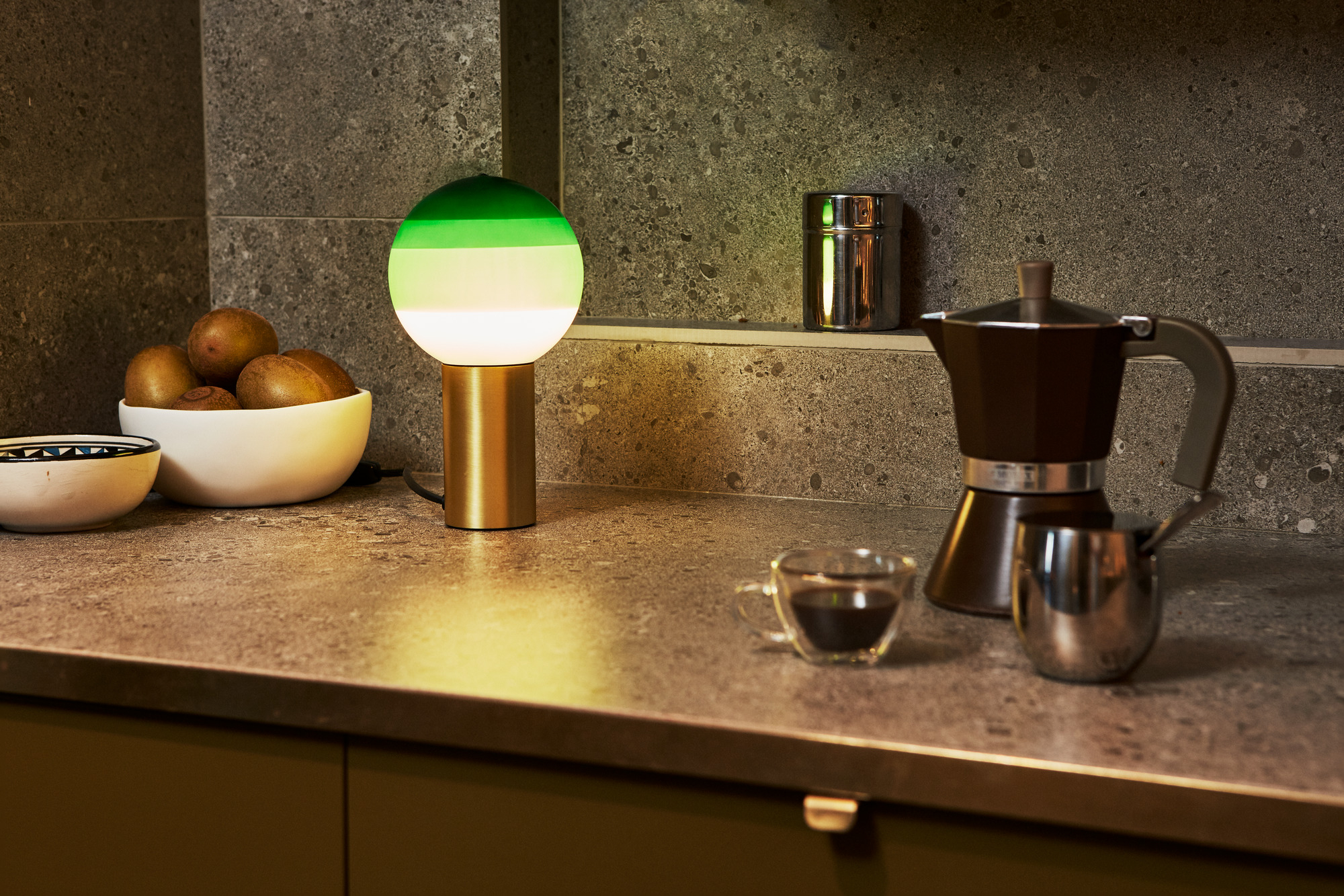 Dipping Light S LED Tischleuchte Marset Bernstein - Messing