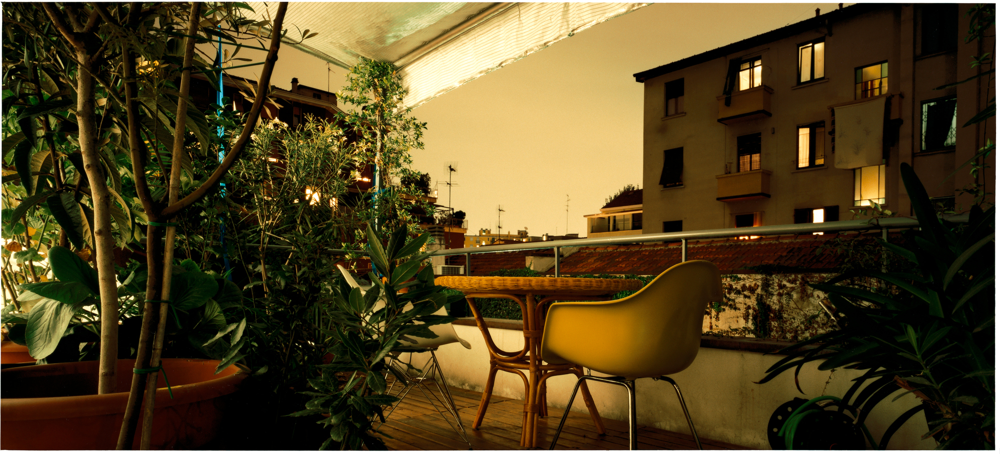 Eames Plastic Arm Chair DAR Stuhl Vollgepolstert Vitra