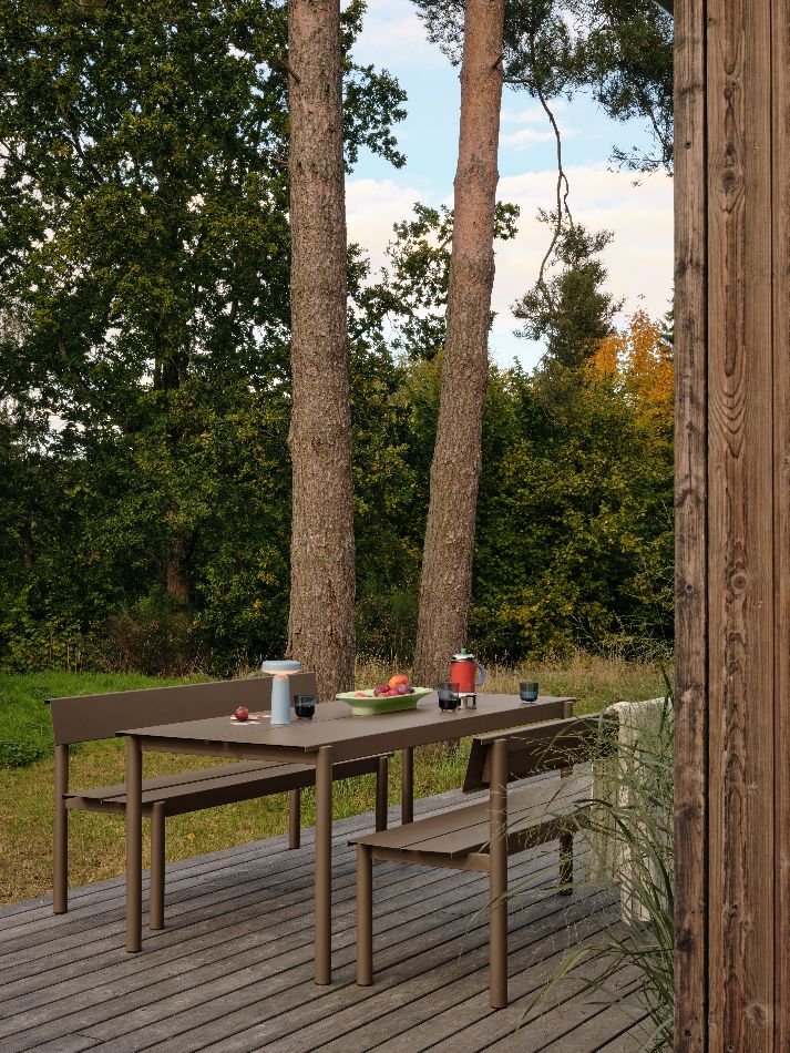 Linear Steel Bench Outdoor Bank mit Rückenlehne 110x34 cm Muuto 