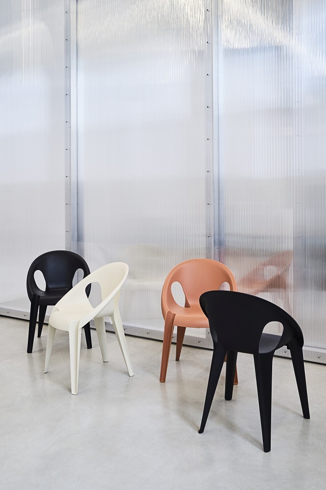 Bell Chair Indoor/Outdoor Stuhl mit Armlehnen stapelbar Magis