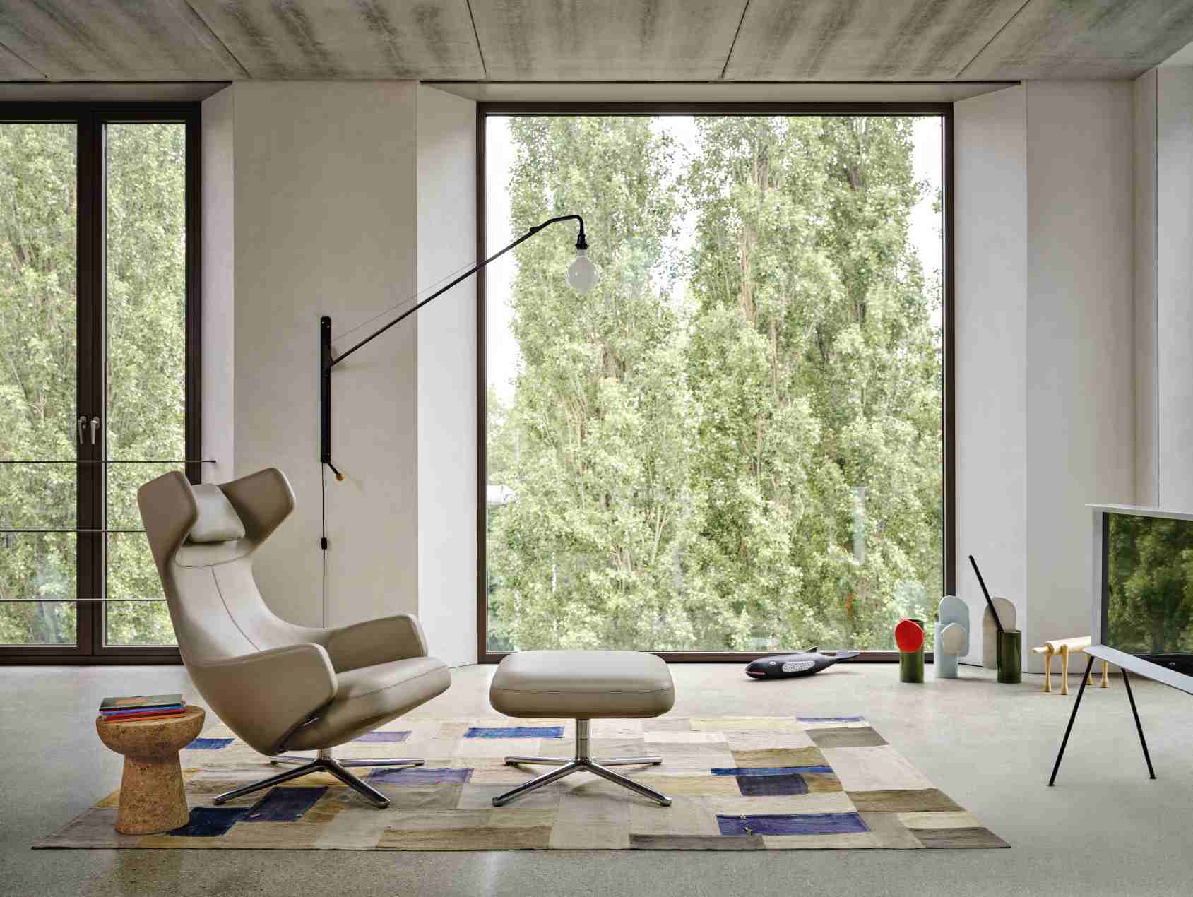 Grand Repos Sessel  + Ottoman Vitra Poliert Nubia Elfenbein / Perle