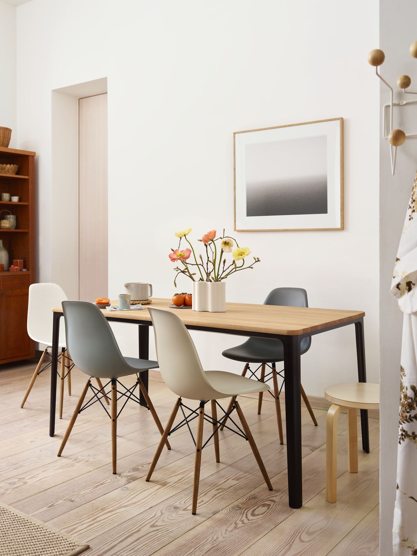 Eames Fiberglass Chair DSW Stuhl mit Sitzpolster Vitra