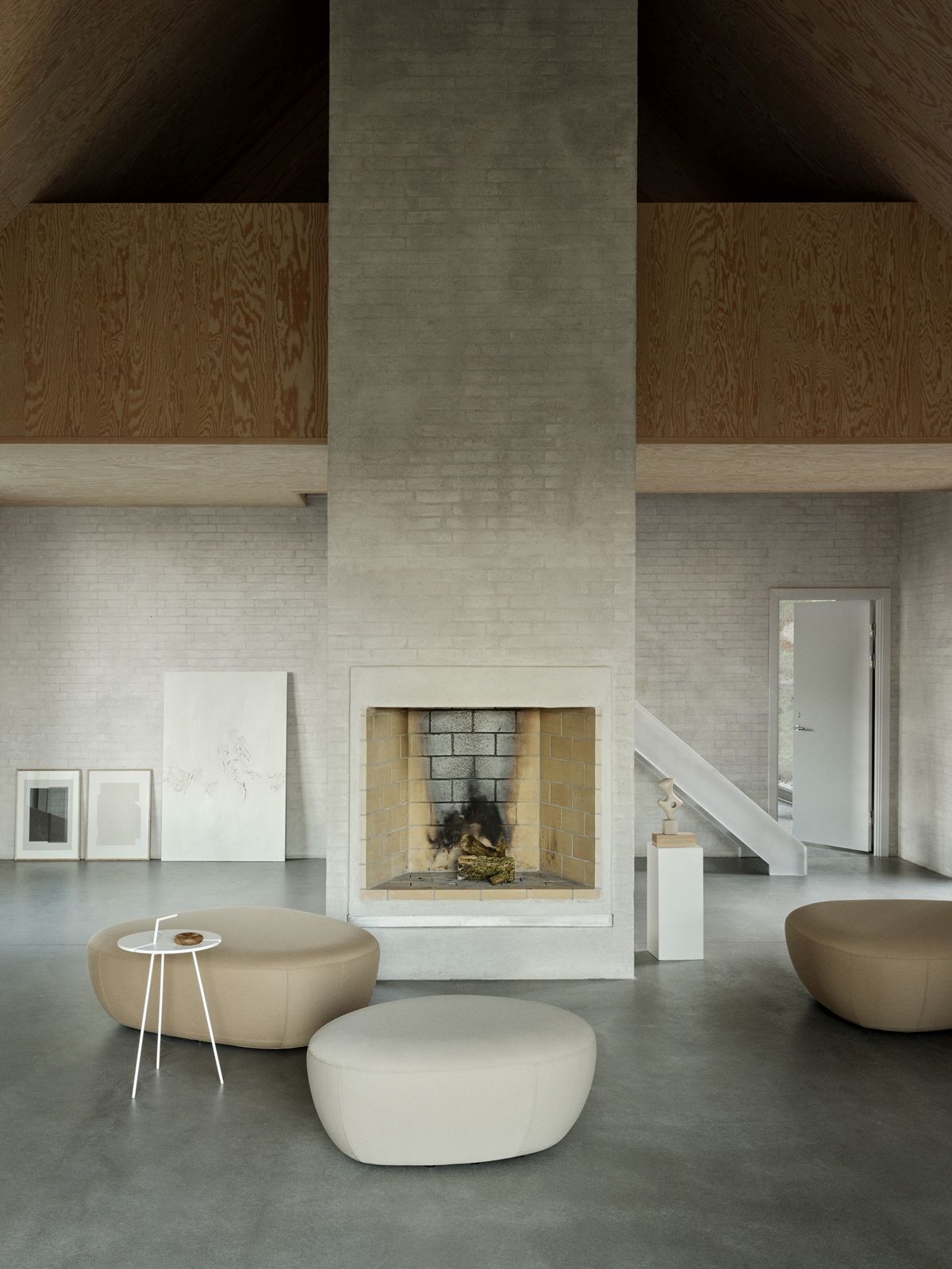 Sisters Pouf Hocker mit Rückenlehne Softline