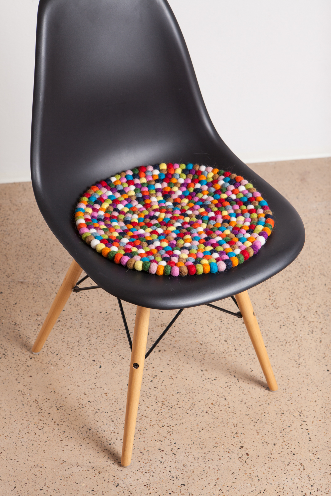 Filzkugel Sitzauflage für Stuhl rund 36 cm myfelt EINZELSTÜCK