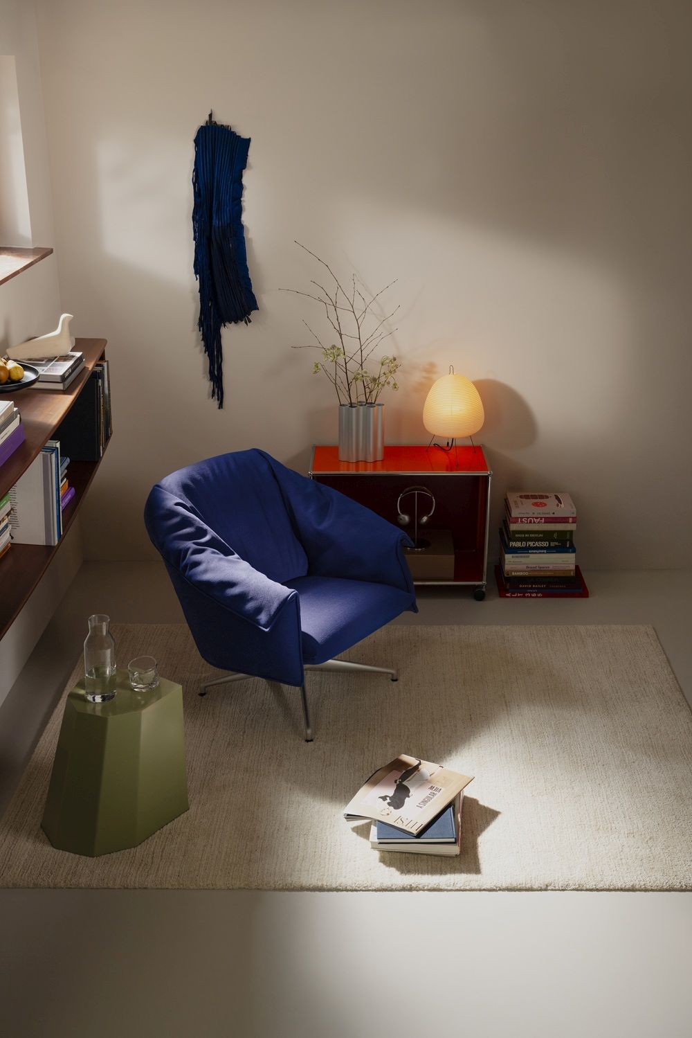 Bascule Lowback Sessel mit Ottoman Vitra