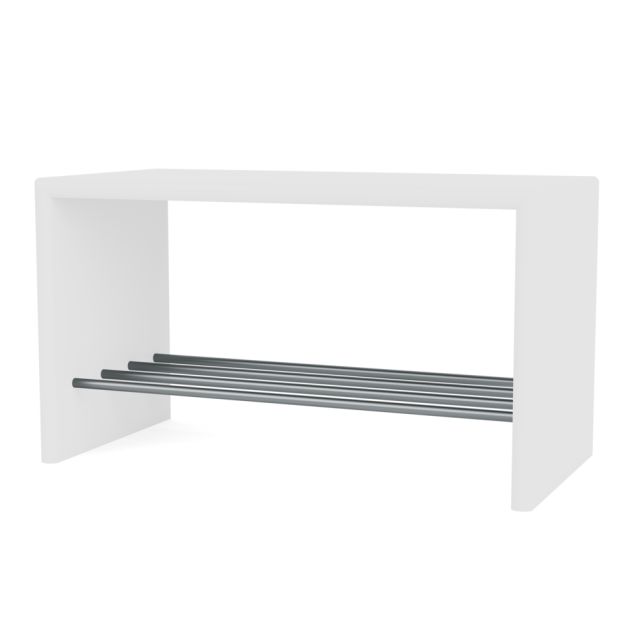 Weiße Schuhbank mit drei Metallstangen zur Schuhaufbewahrung. Montana Schuhbank für Flur und Eingangsbereich.