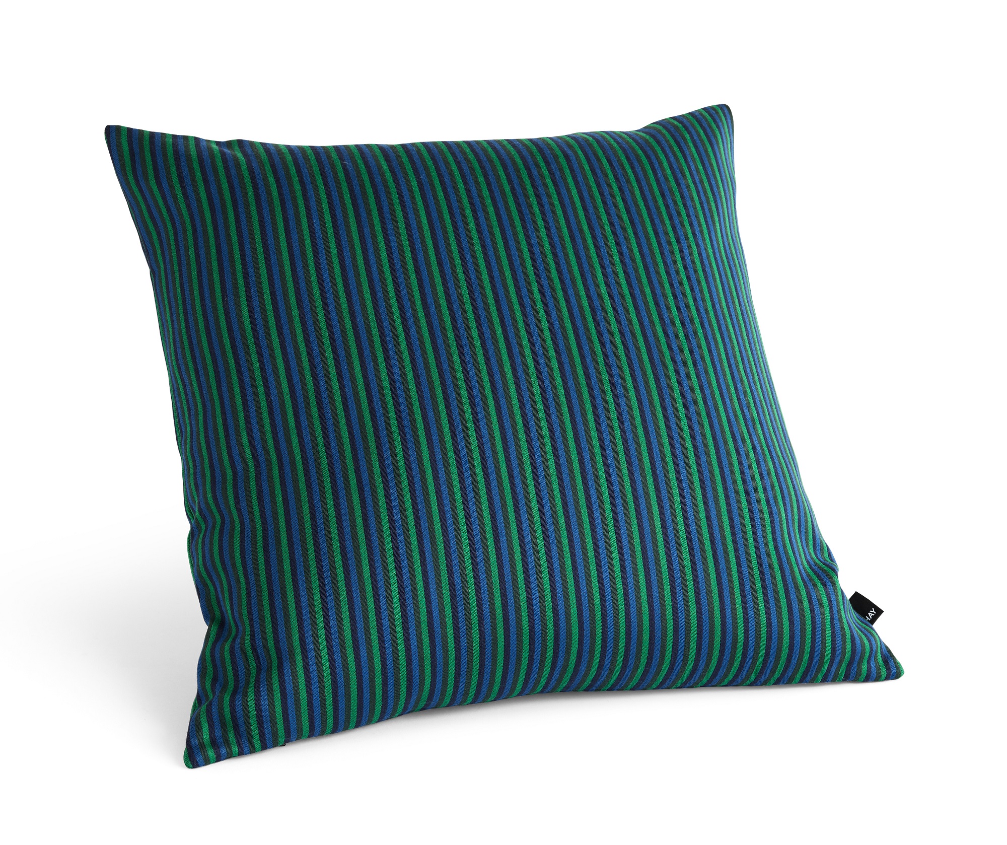 Blau-grün gestreiftes Ribbon Cushion Kissen von Hay. Dekokissen für Sofa und Bett.