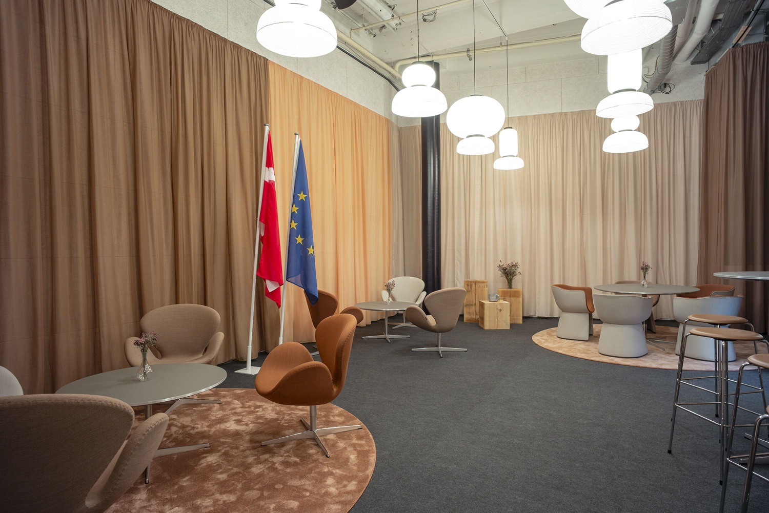 High Dot Counter Stool Barhocker Fritz Hansen