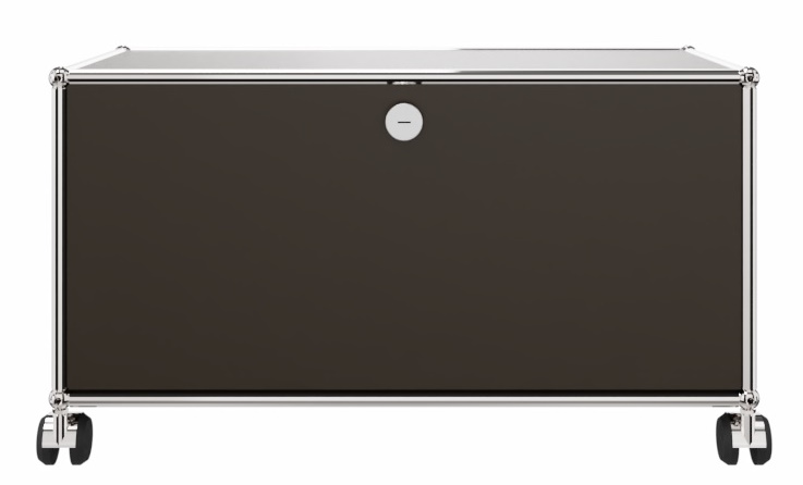 USM Haller TV-Möbel in Braun mit Chromgestell und Rollen, modernes Hi-Fi-Lowboard für Wohnzimmer.