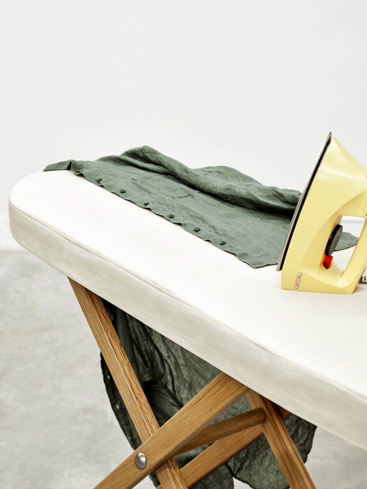 Cinderella Table Tisch / Bügeltisch Design House Stockholm