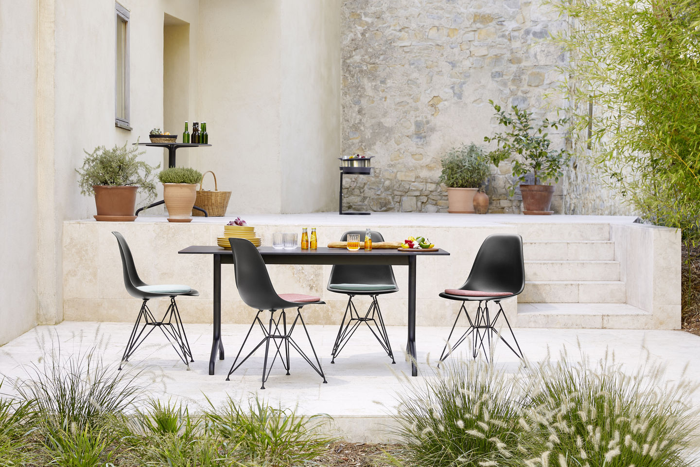 Eames Plastic Side Chair DSR Stuhl mit Sitzpolster Vitra