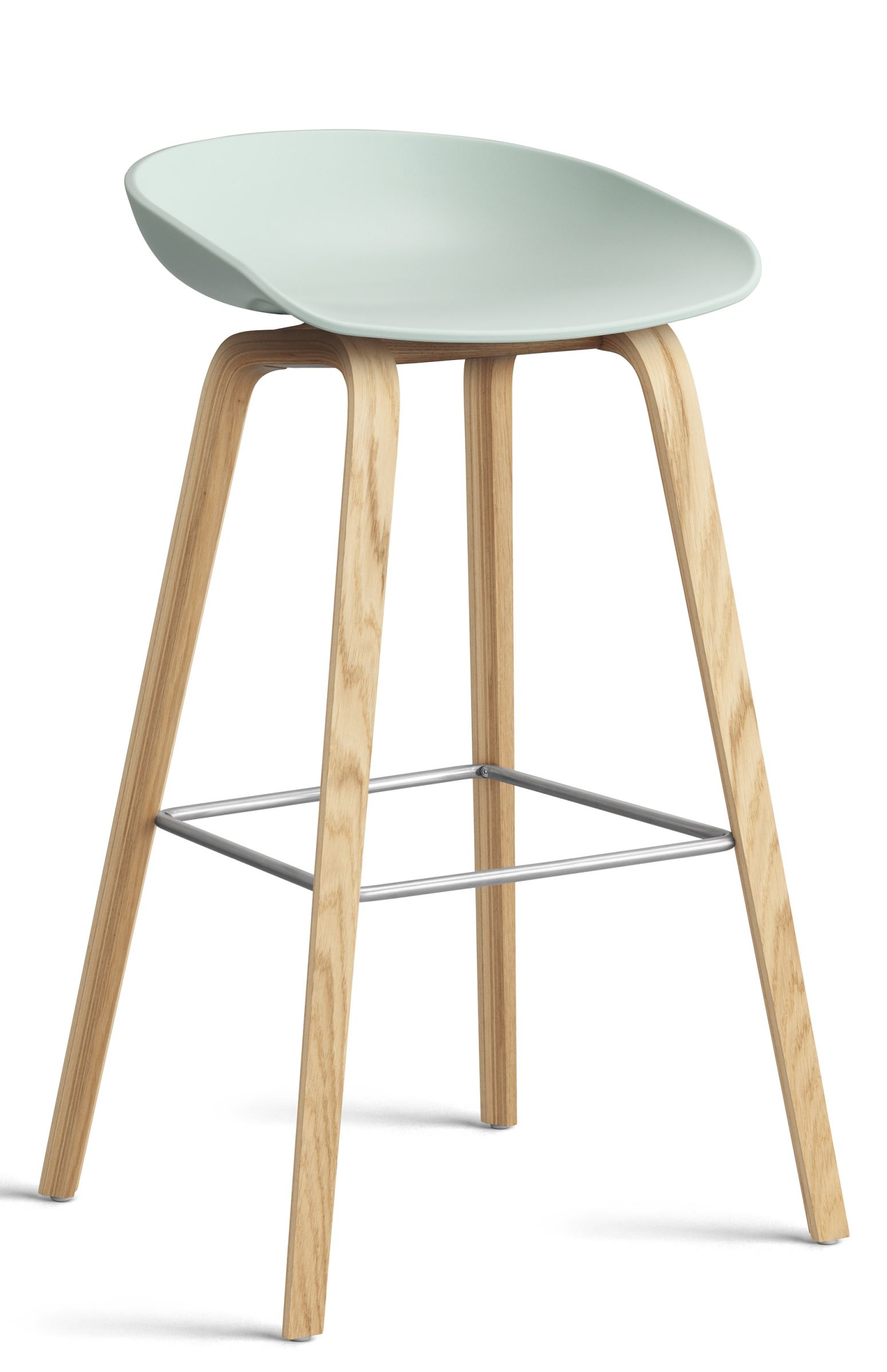 About a Stool AAS32 / AAS 32 Barhocker Hoch Hay wasserbasierter Lack - Dusty mint About a Stool AAS32 Barhocker in Dusty Mint mit Holzbeinen und Fußstütze.