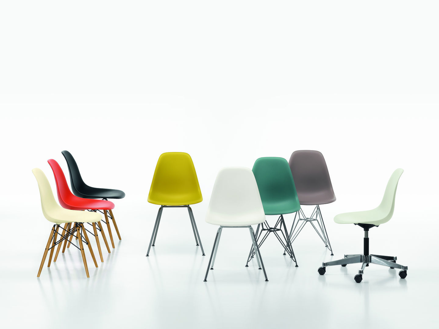 Eames Plastic Side Chair PSCC Drehstuhl mit Sitzpolster Vitra