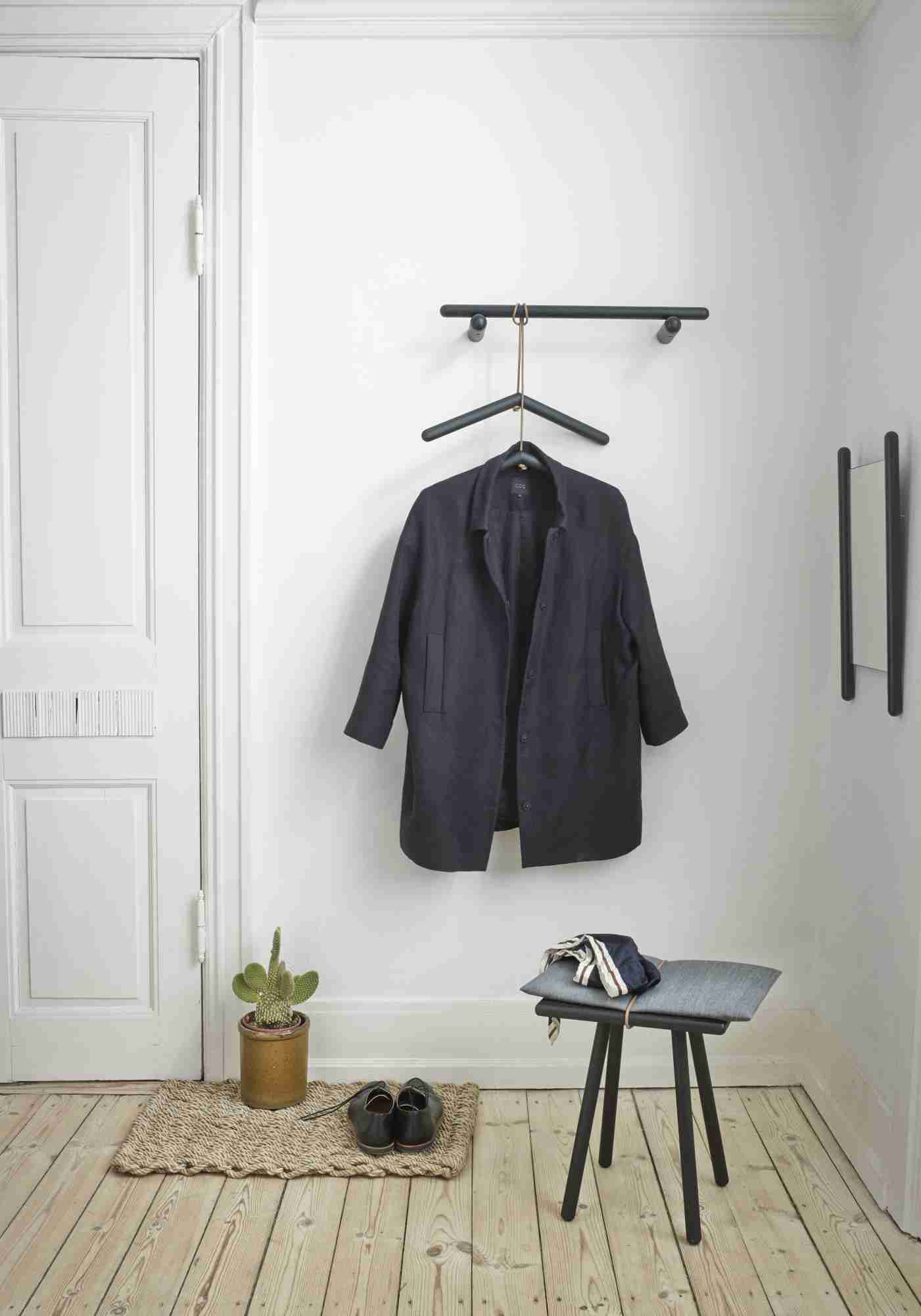 Georg Stool Hocker Eiche schwarz lackiert Skagerak by Fritz Hansen