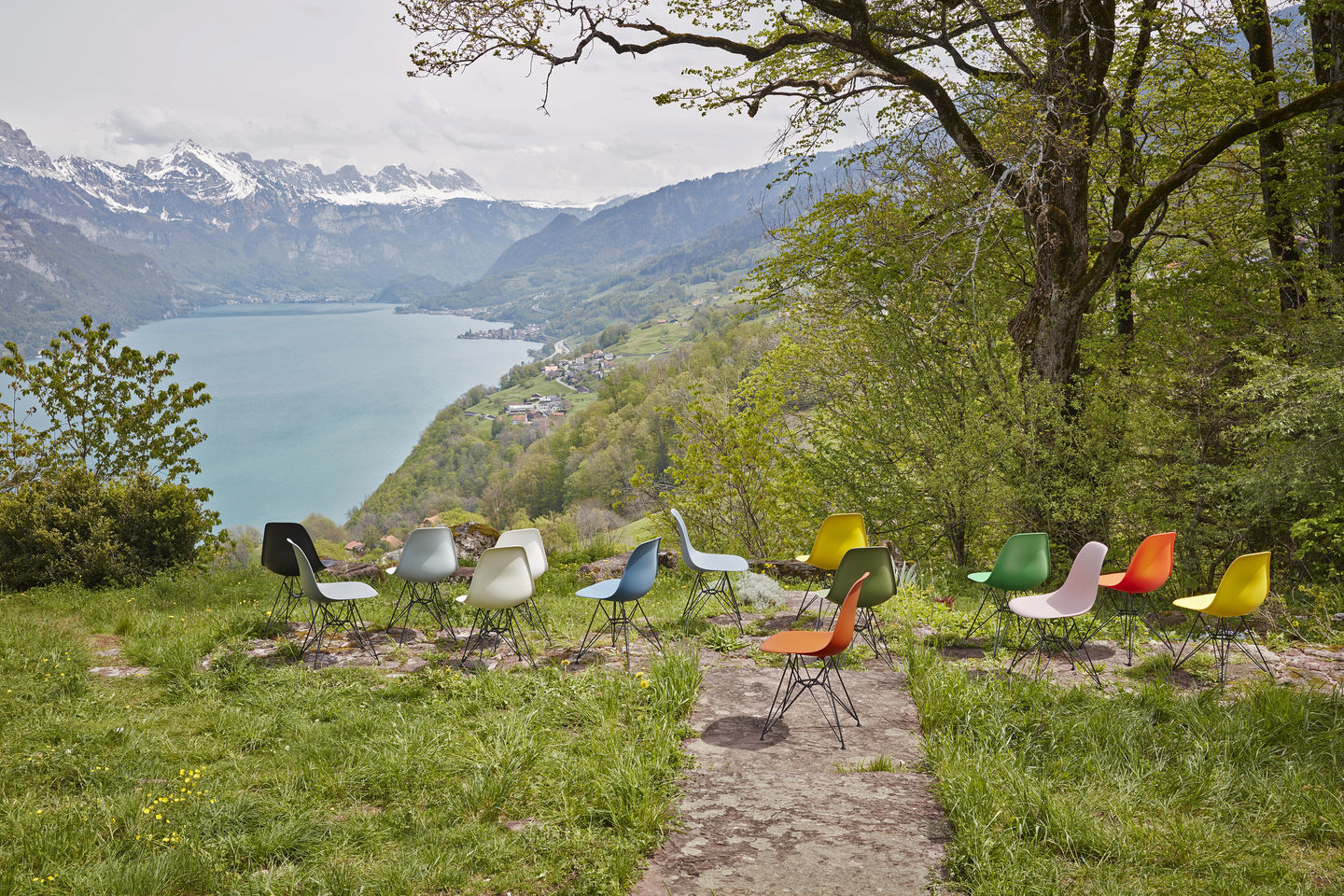 Eames Plastic Arm Chair DAR Stuhl Vitra Schwarz - Granitgrau